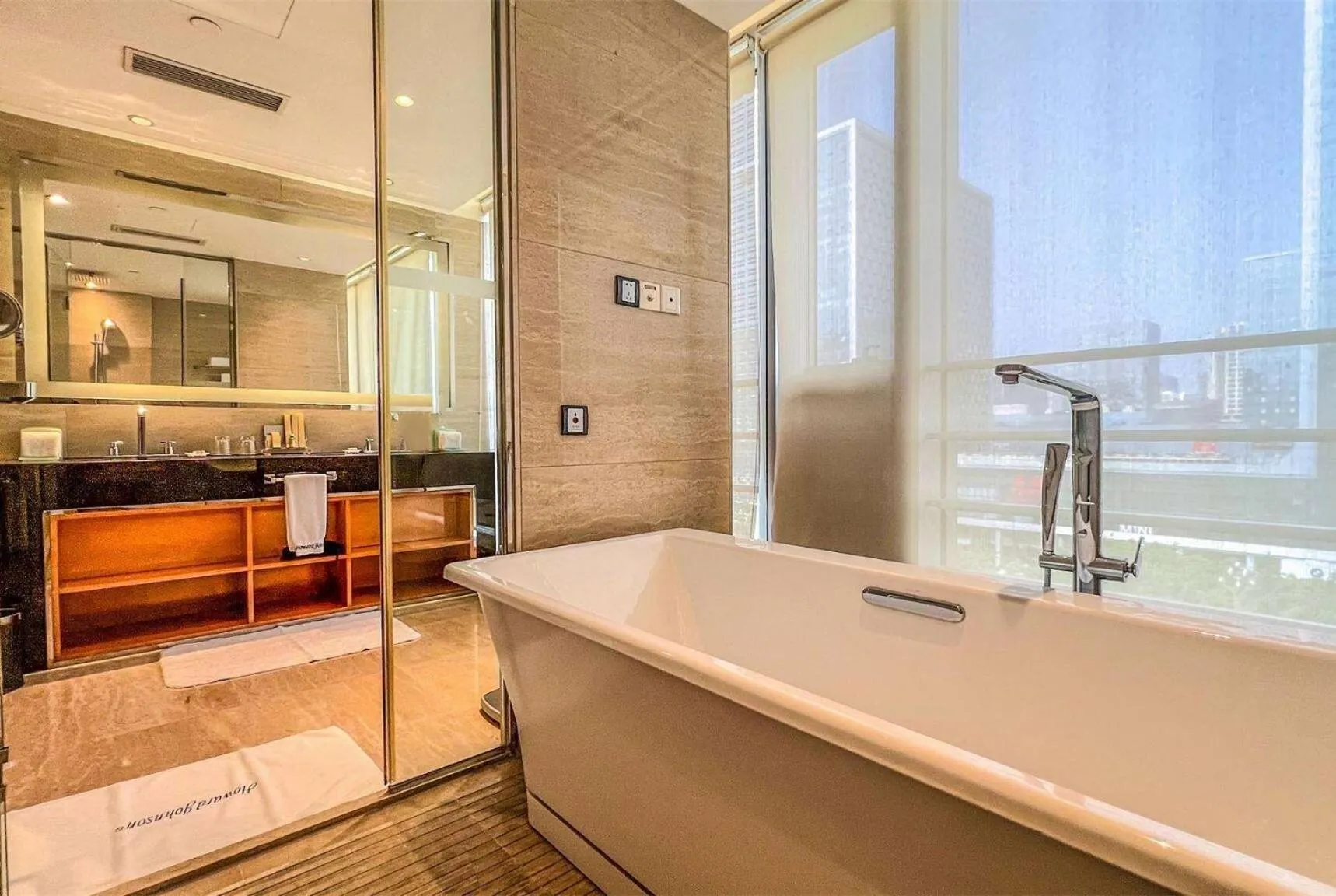 Bathroom in Howard Johnson Hi - Tech Plaza Chengdu