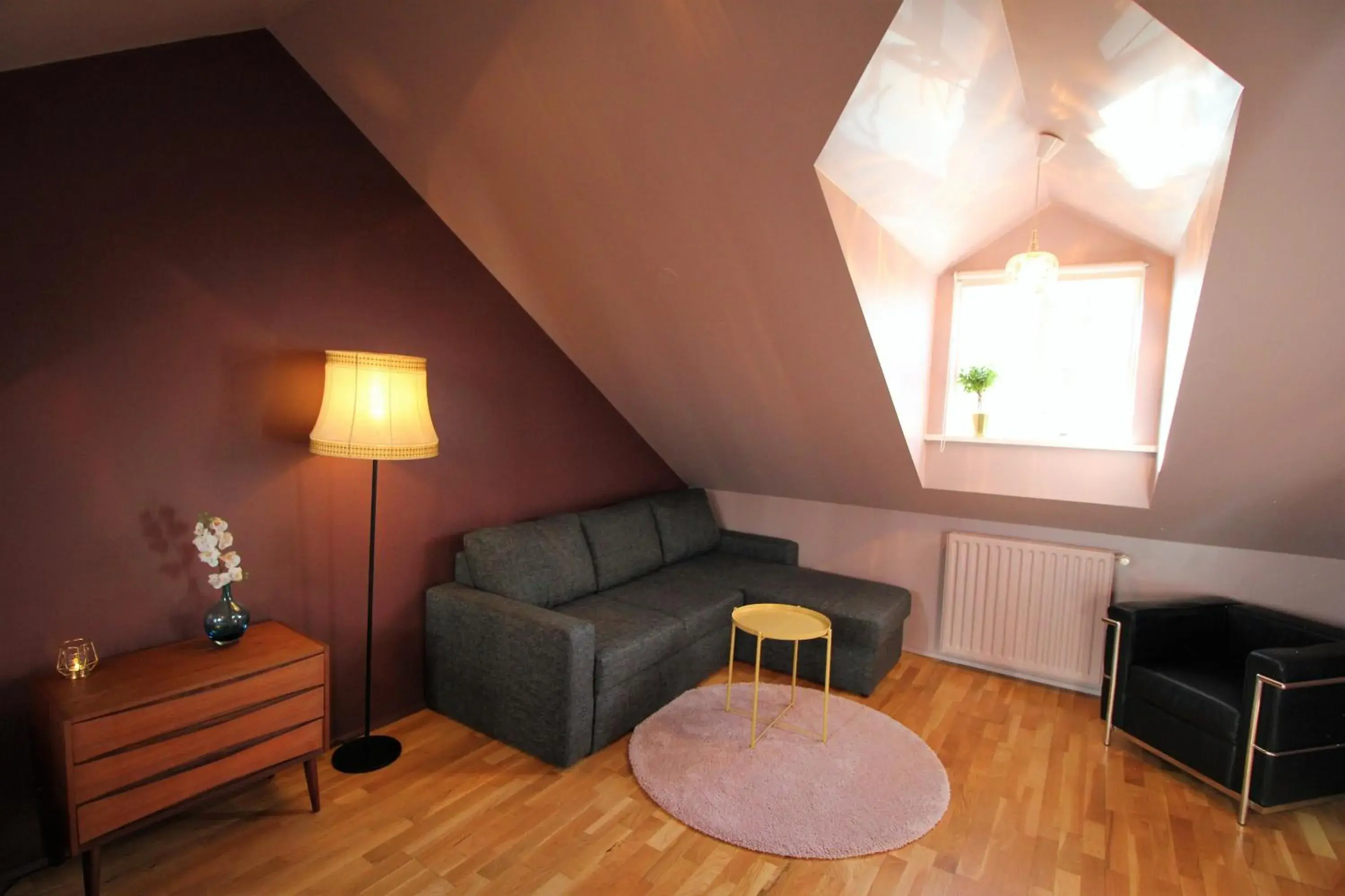 Superior Double Room in Grettir Guesthouse Downtown Charm Superior Double Room in Grettir Guesthouse Downtown Charm