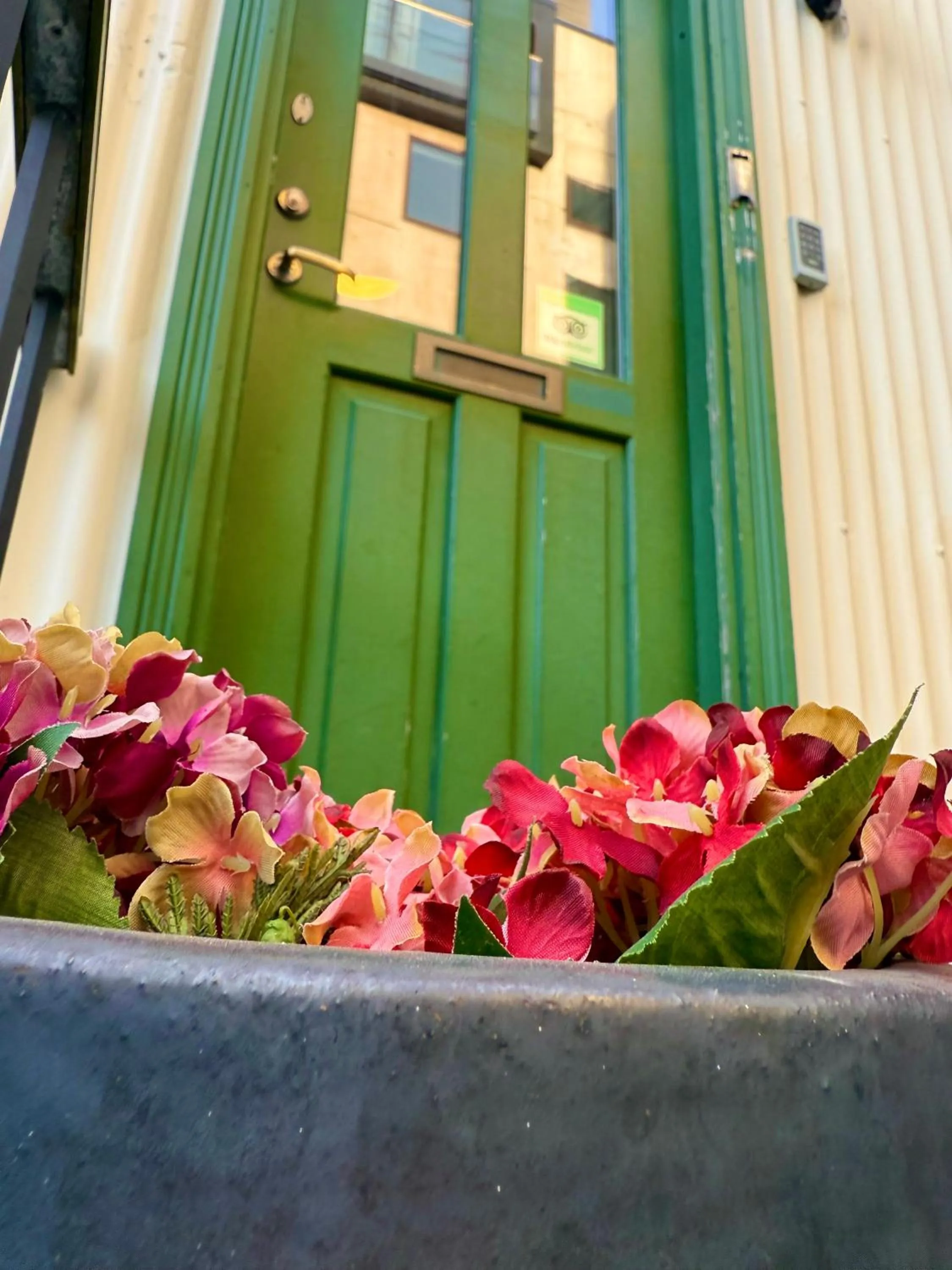 Property building in Grettir Guesthouse Downtown Charm