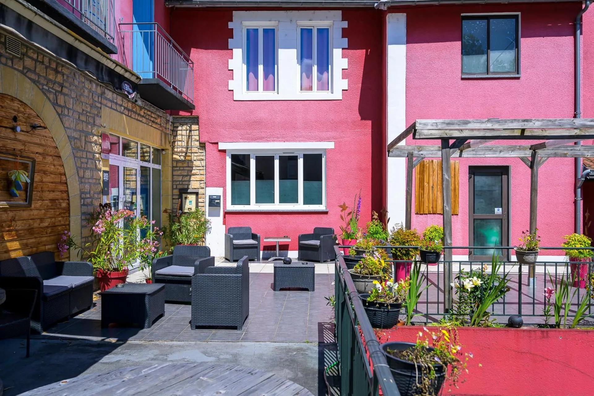 Property building in Hôtel de La Beauronne