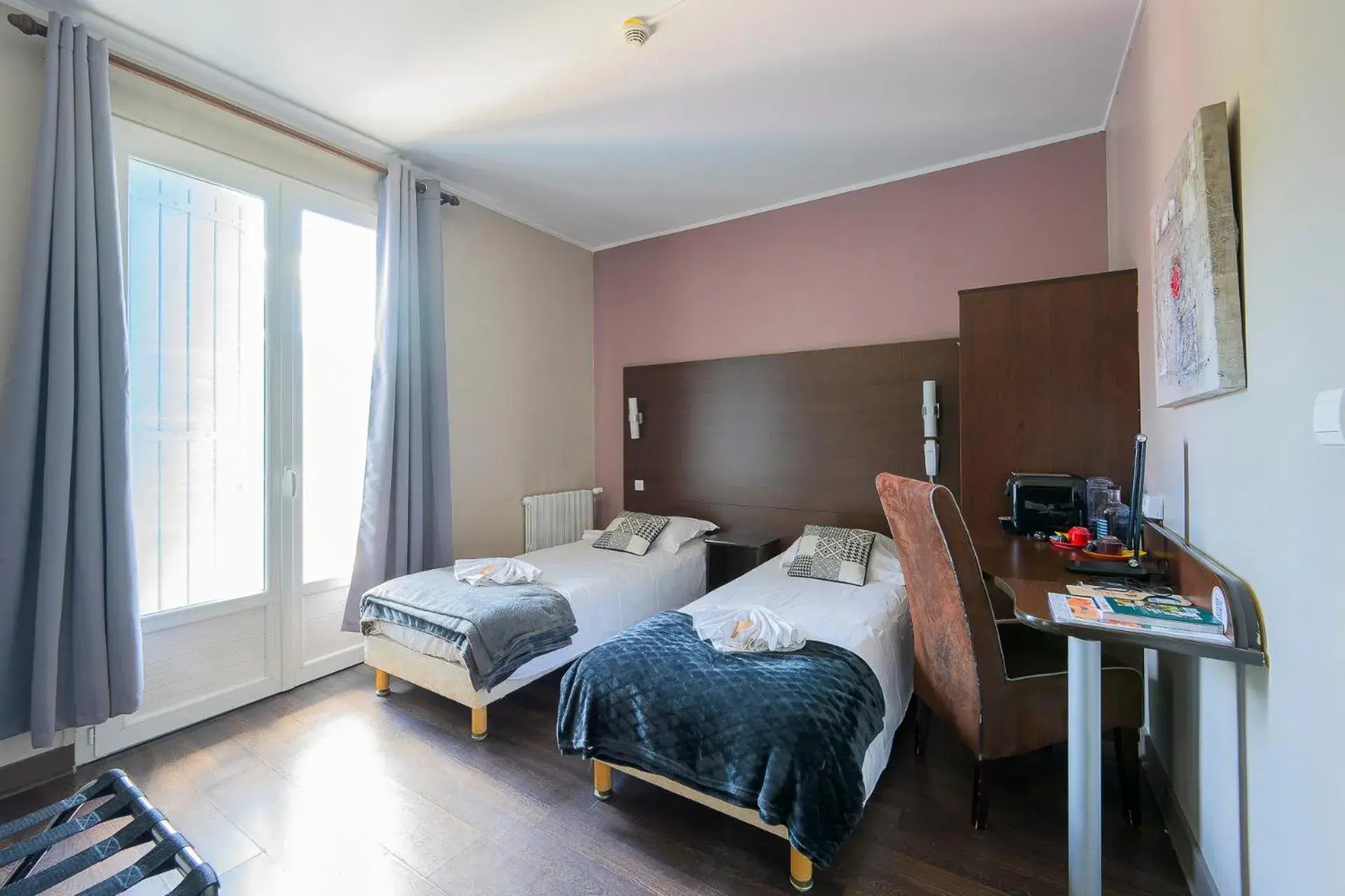 Twin Room in Hôtel de La Beauronne Twin Room in Hôtel de La Beauronne