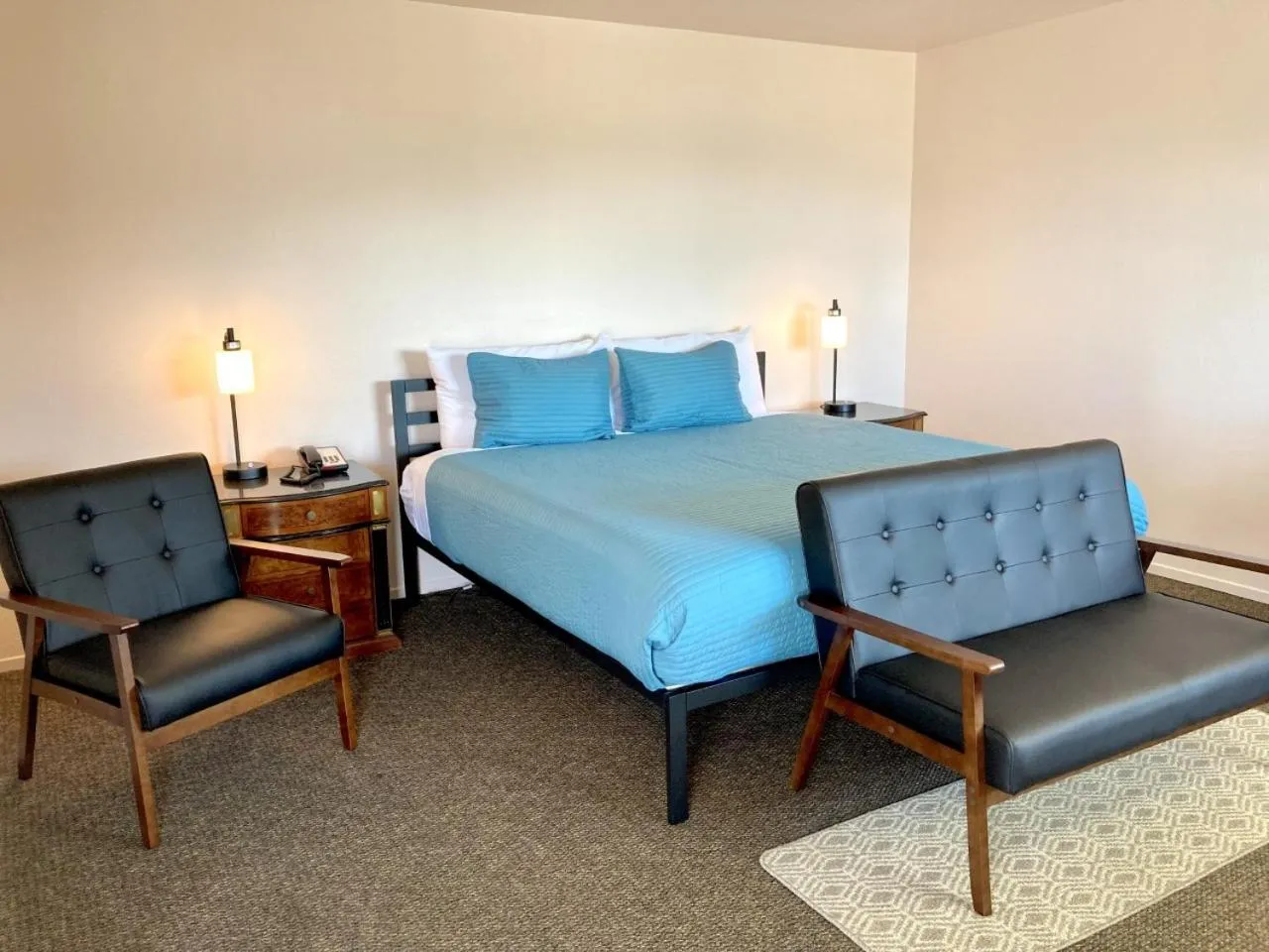 Bed in Coast Riders Inn