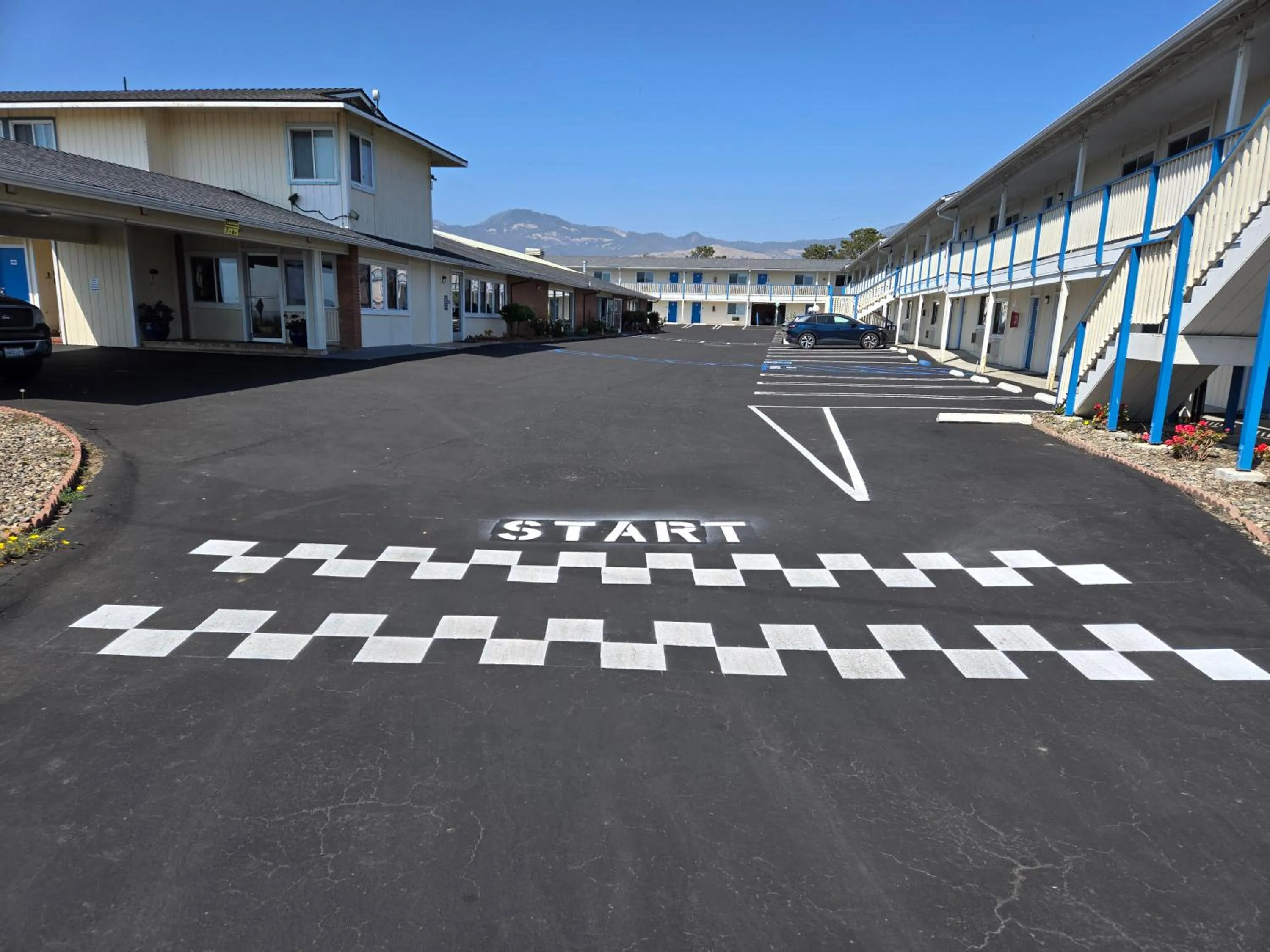 Parking in Coast Riders Inn