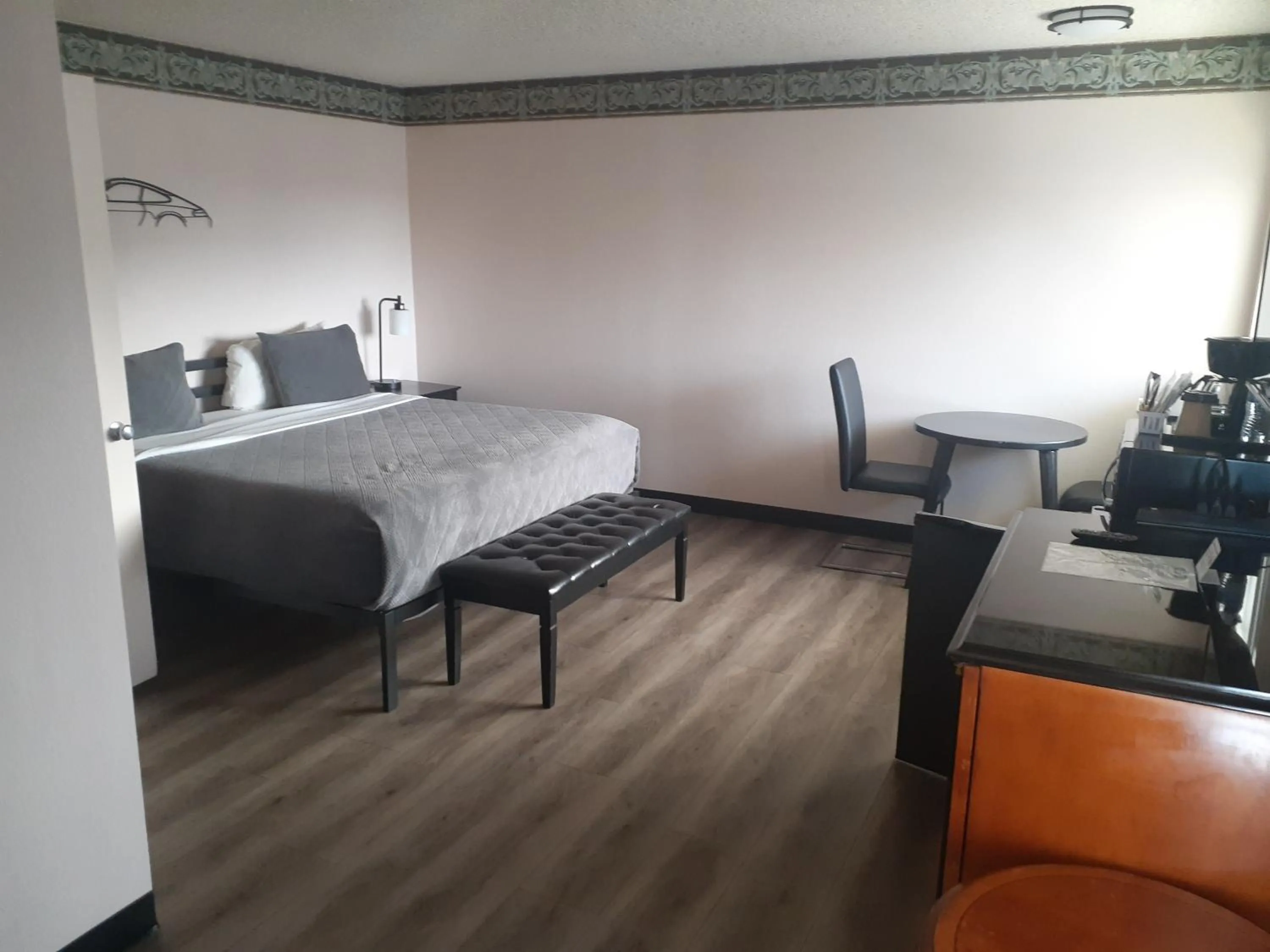 Bed in Coast Riders Inn