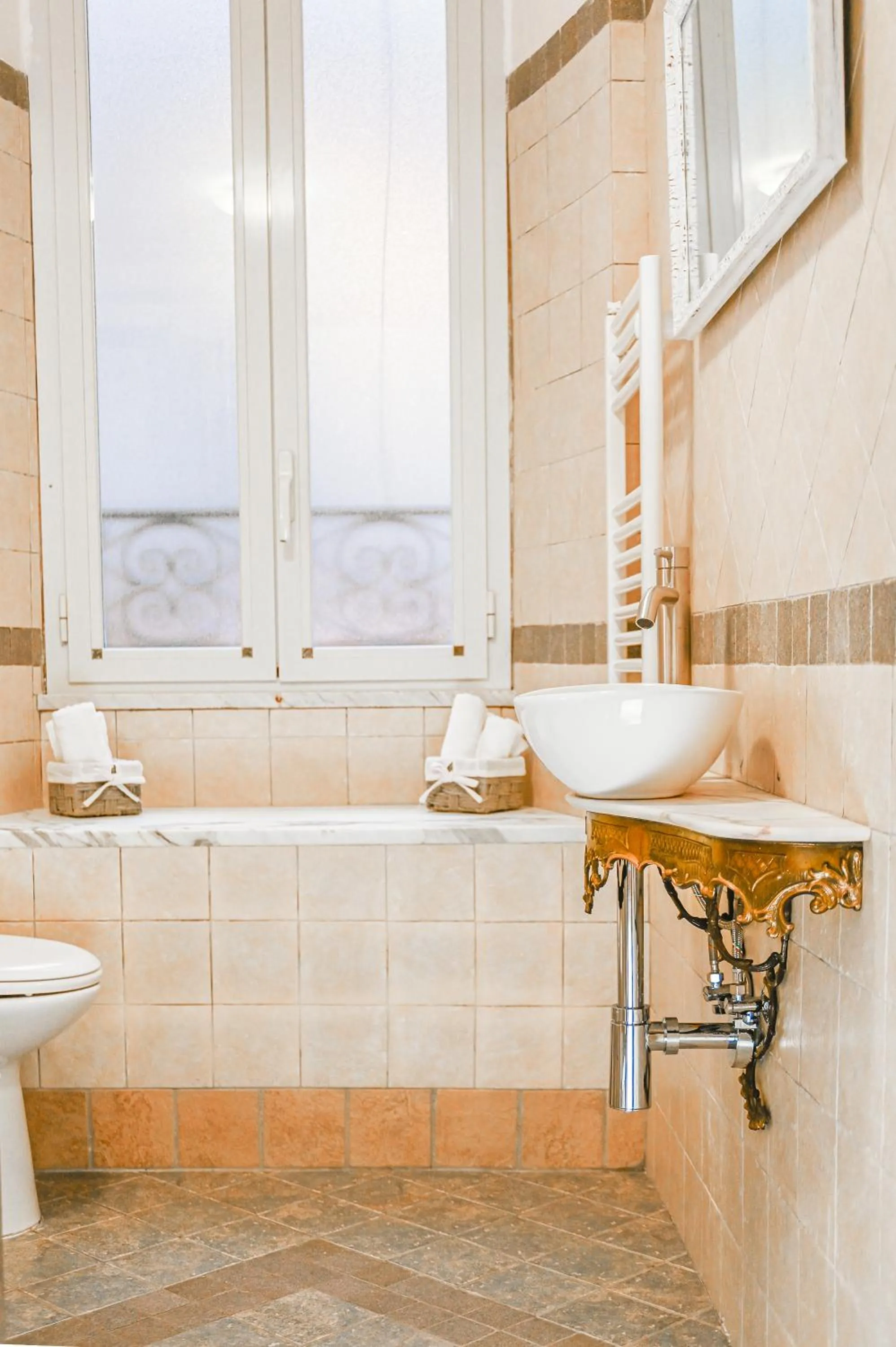 Shower in Feliz in Roma B&B