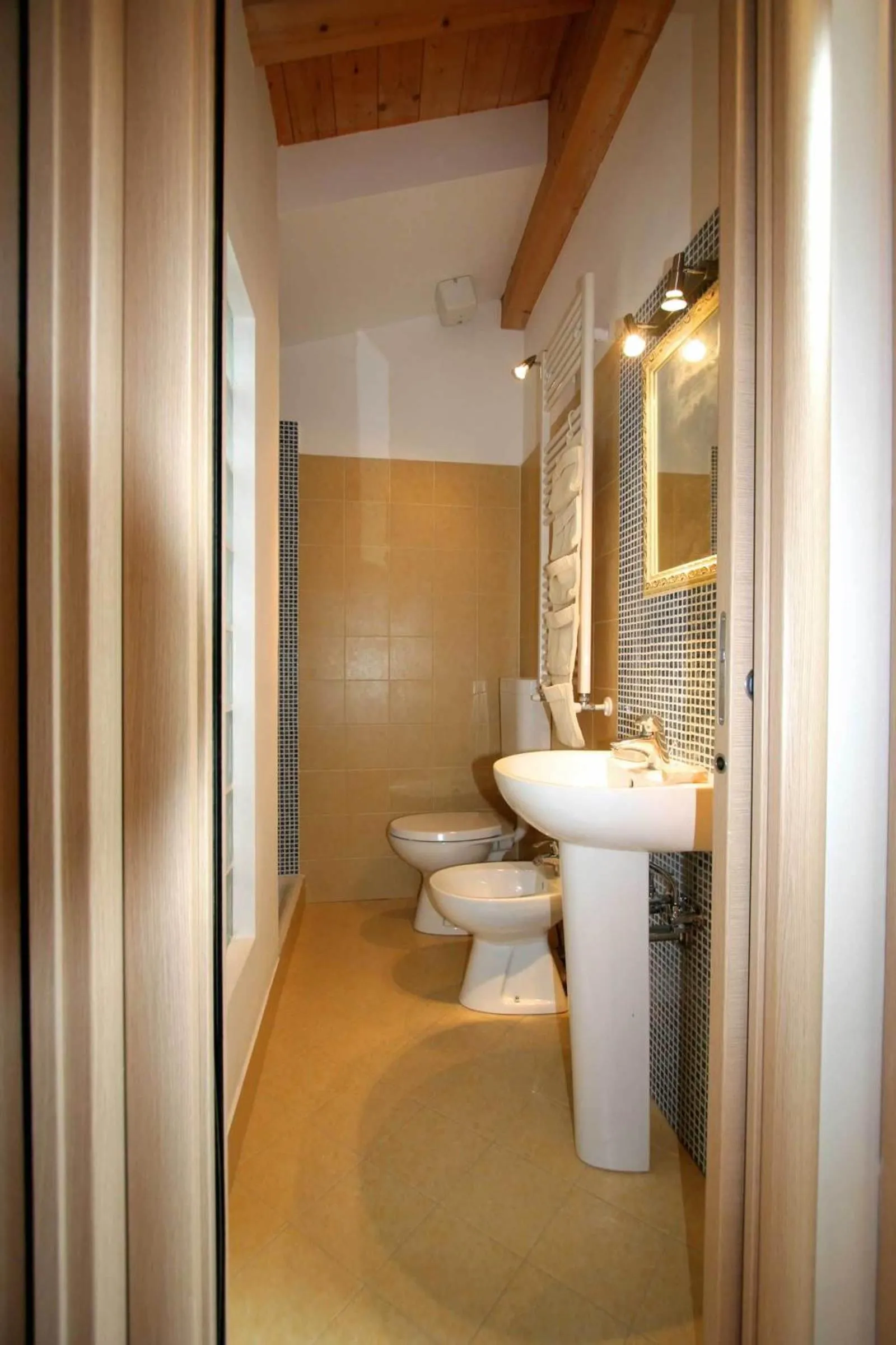 Bathroom in Piazza Grande City Residence