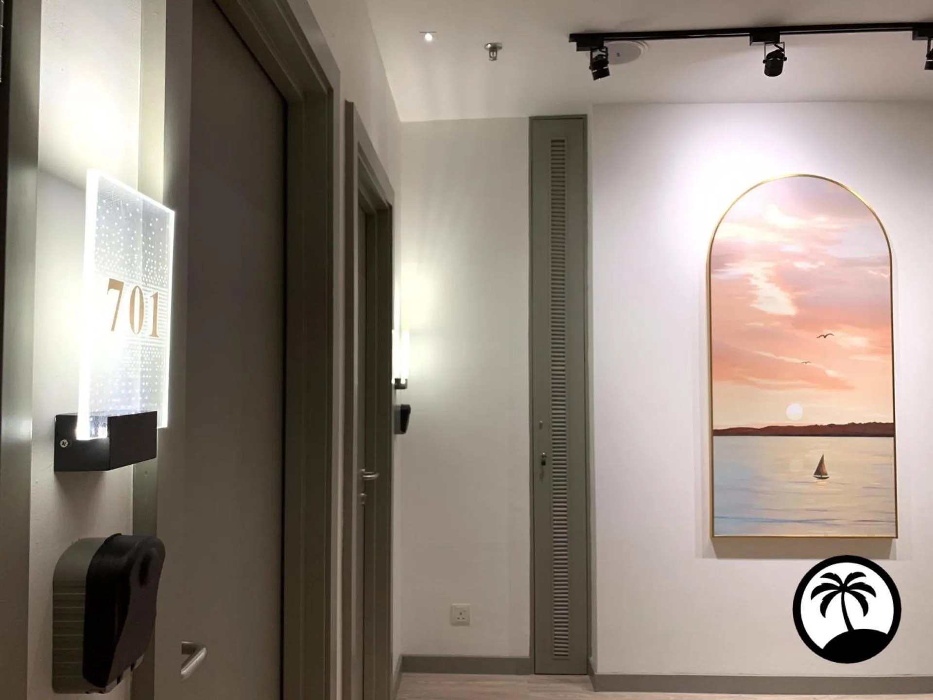 Logo/Certificate/Sign in Paradise Suite at Sutera Avenue