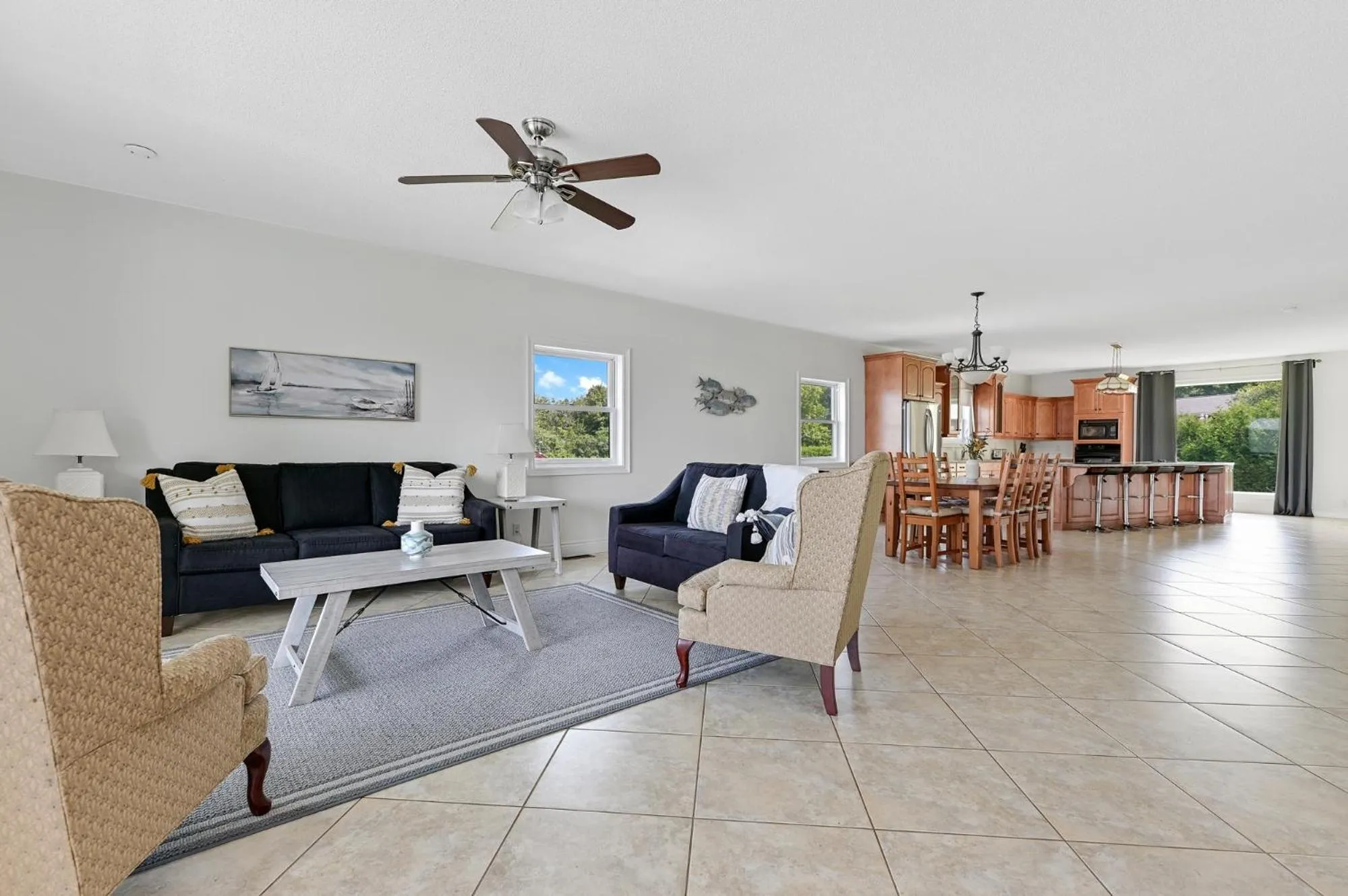 Living room in Baptiste Lake Lodge