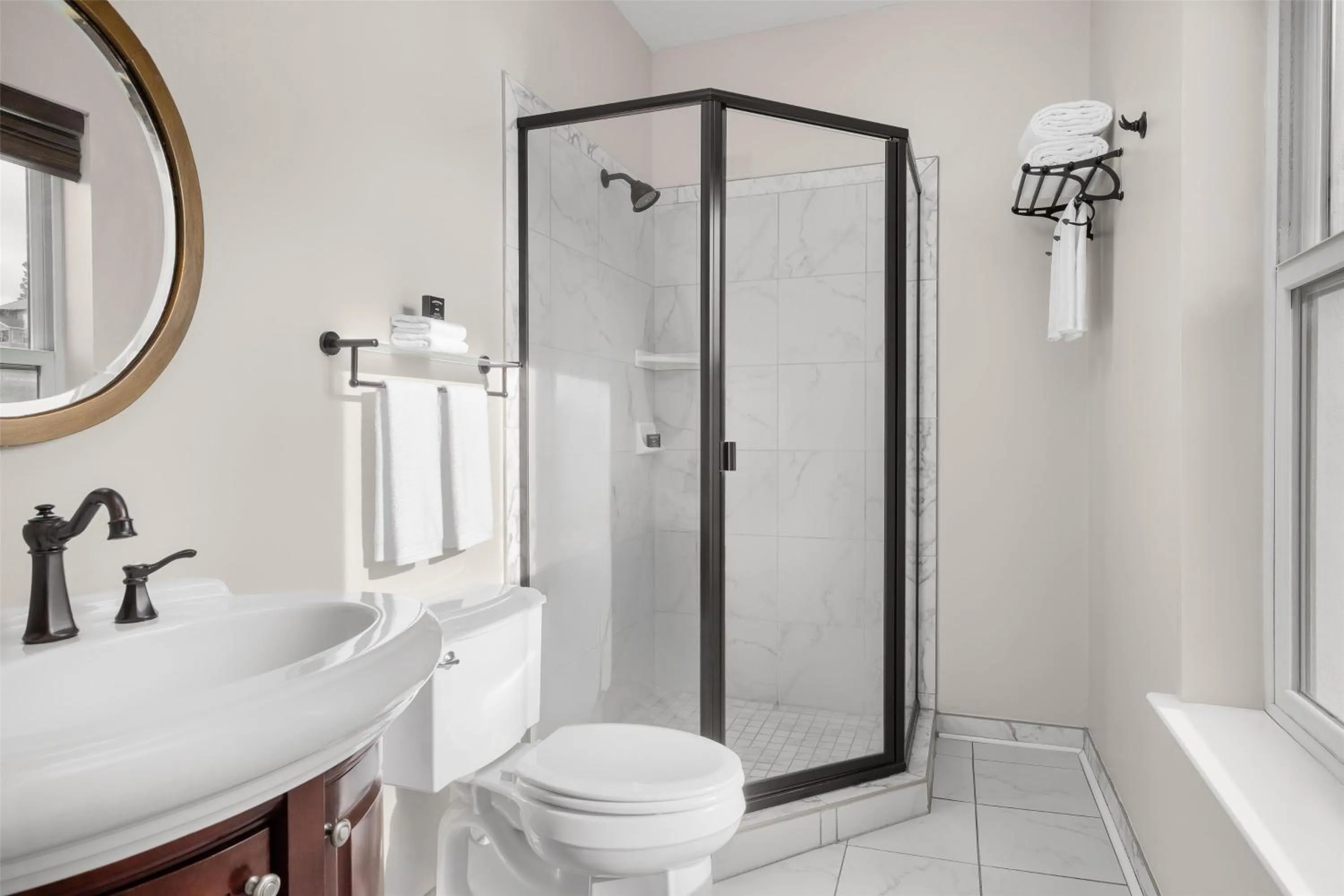 Bathroom in National Hotel Jackson, Tapestry Collection by Hilton