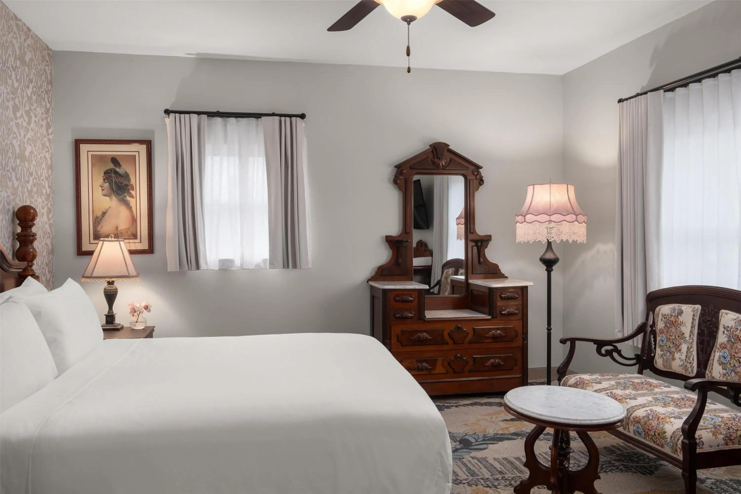 Bed in National Hotel Jackson, Tapestry Collection by Hilton