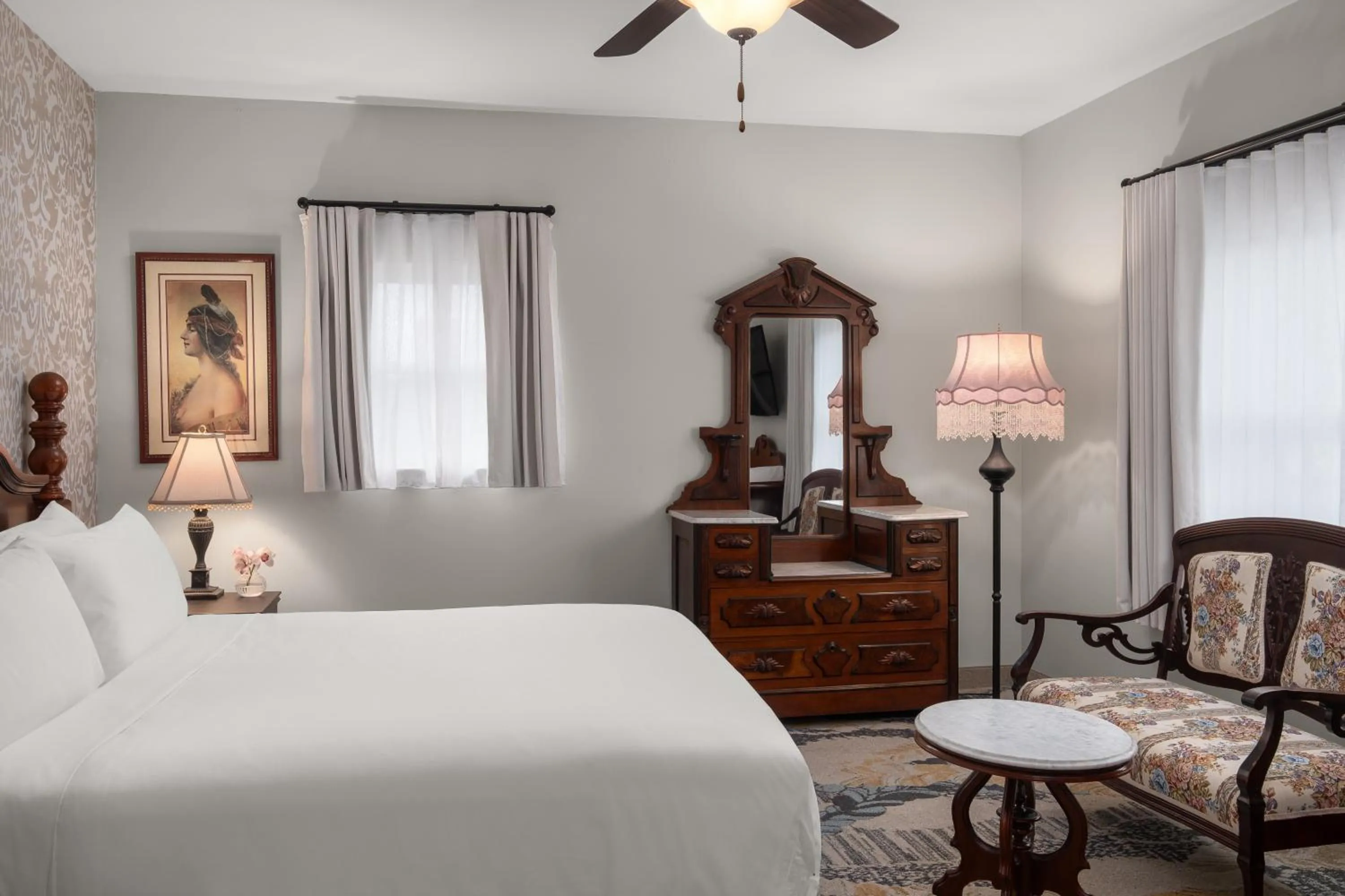 Bedroom, Bed in National Hotel Jackson, Tapestry Collection by Hilton