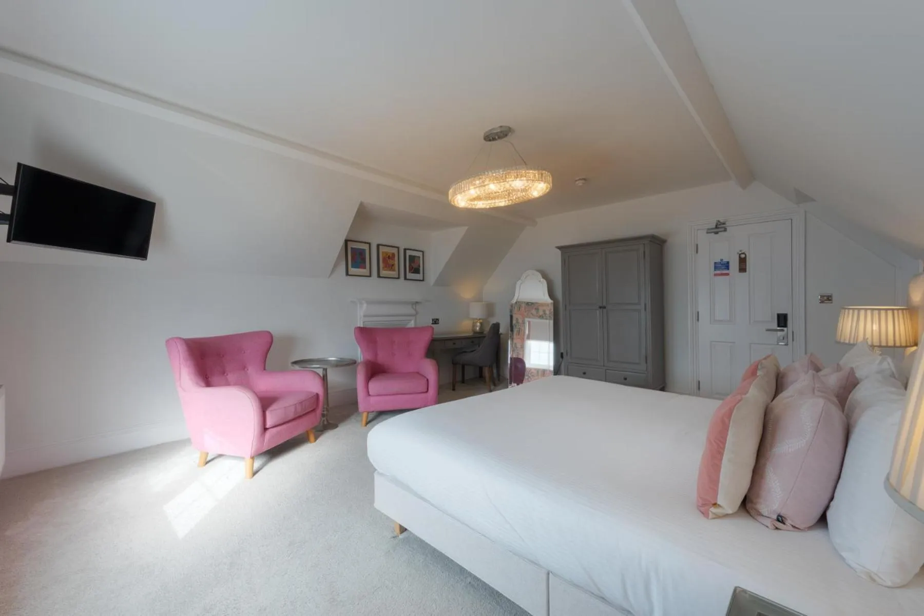 Photo of the whole room, Bed in Florence Gardens Boutique Hotel and Restaurant