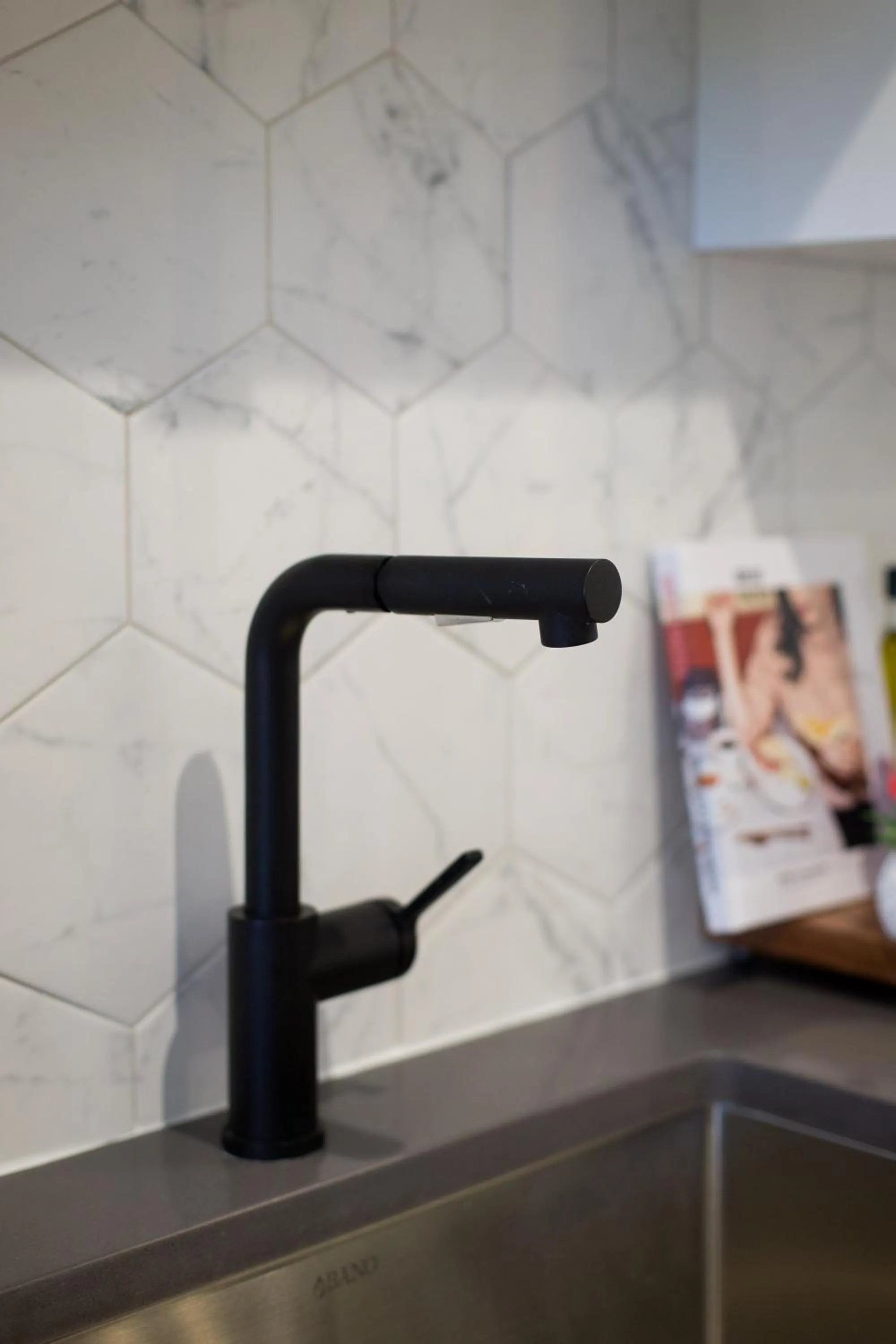 Studio Palms Steps from JeanTalon Market Full Bath by Den Stays