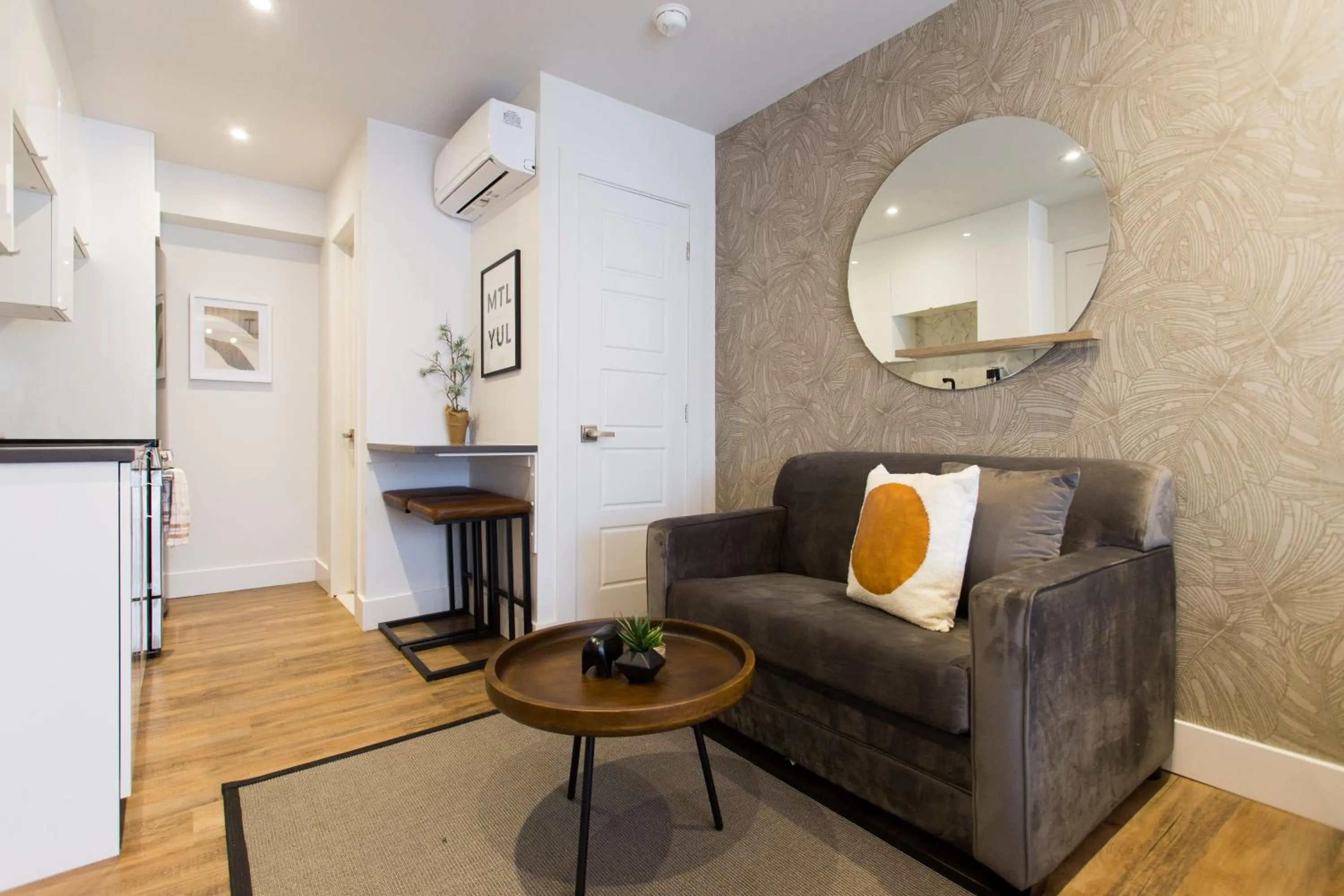 Romantic Studio in the Heart of Little Italy by Den Stays