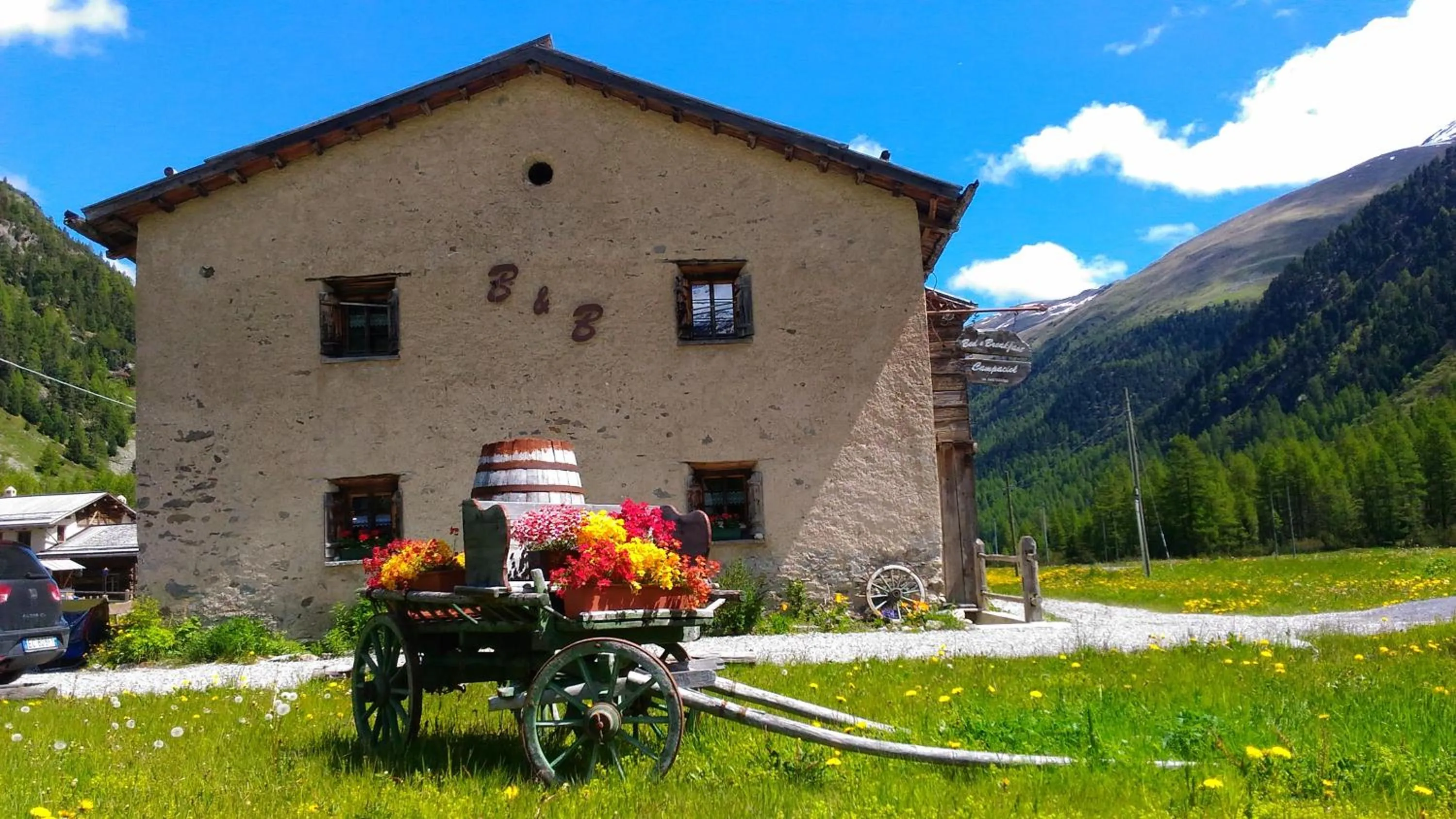 Property building in Bed & Breakfast Campaciol