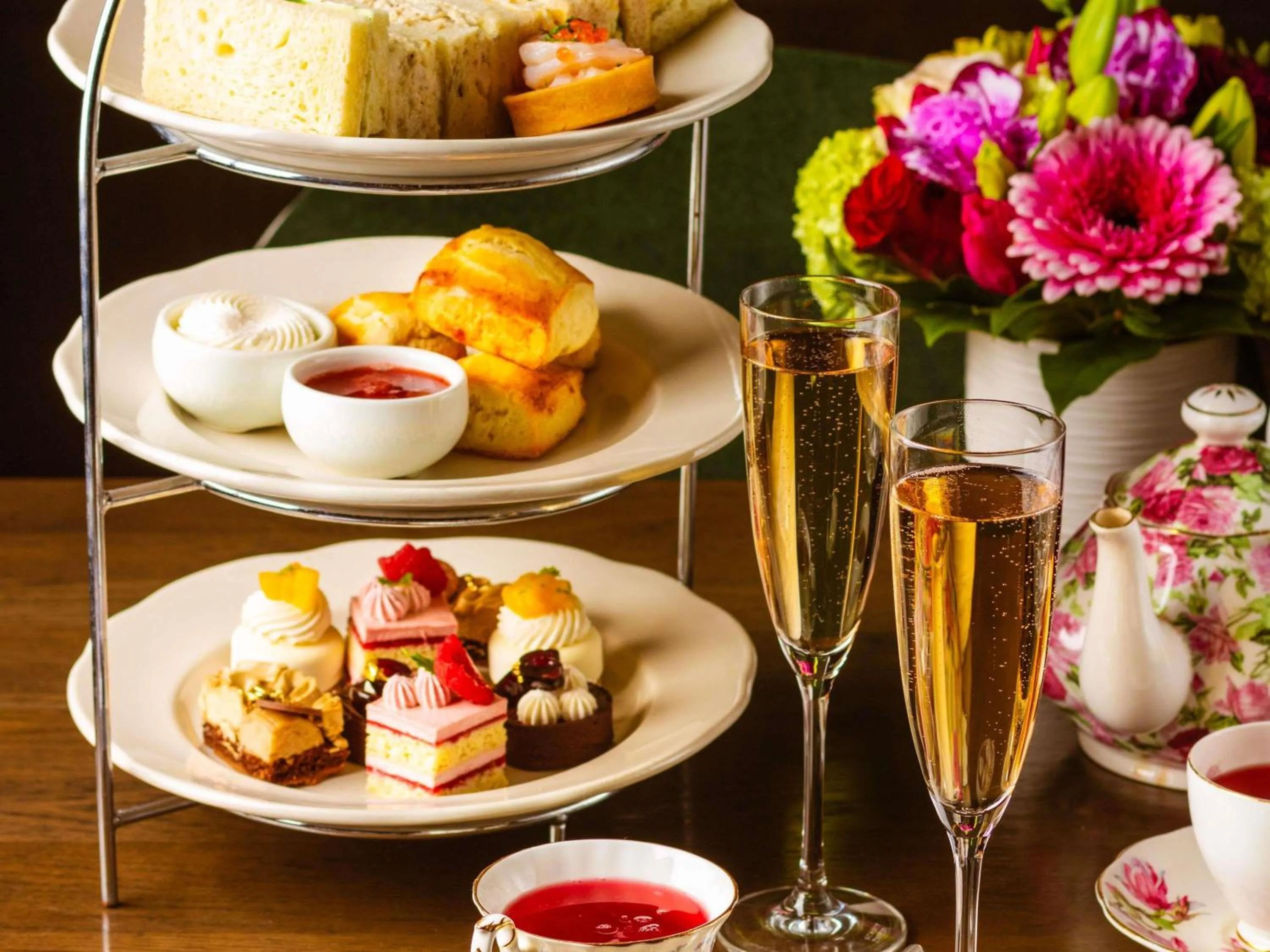 Restaurant/places to eat in Fairmont Palliser