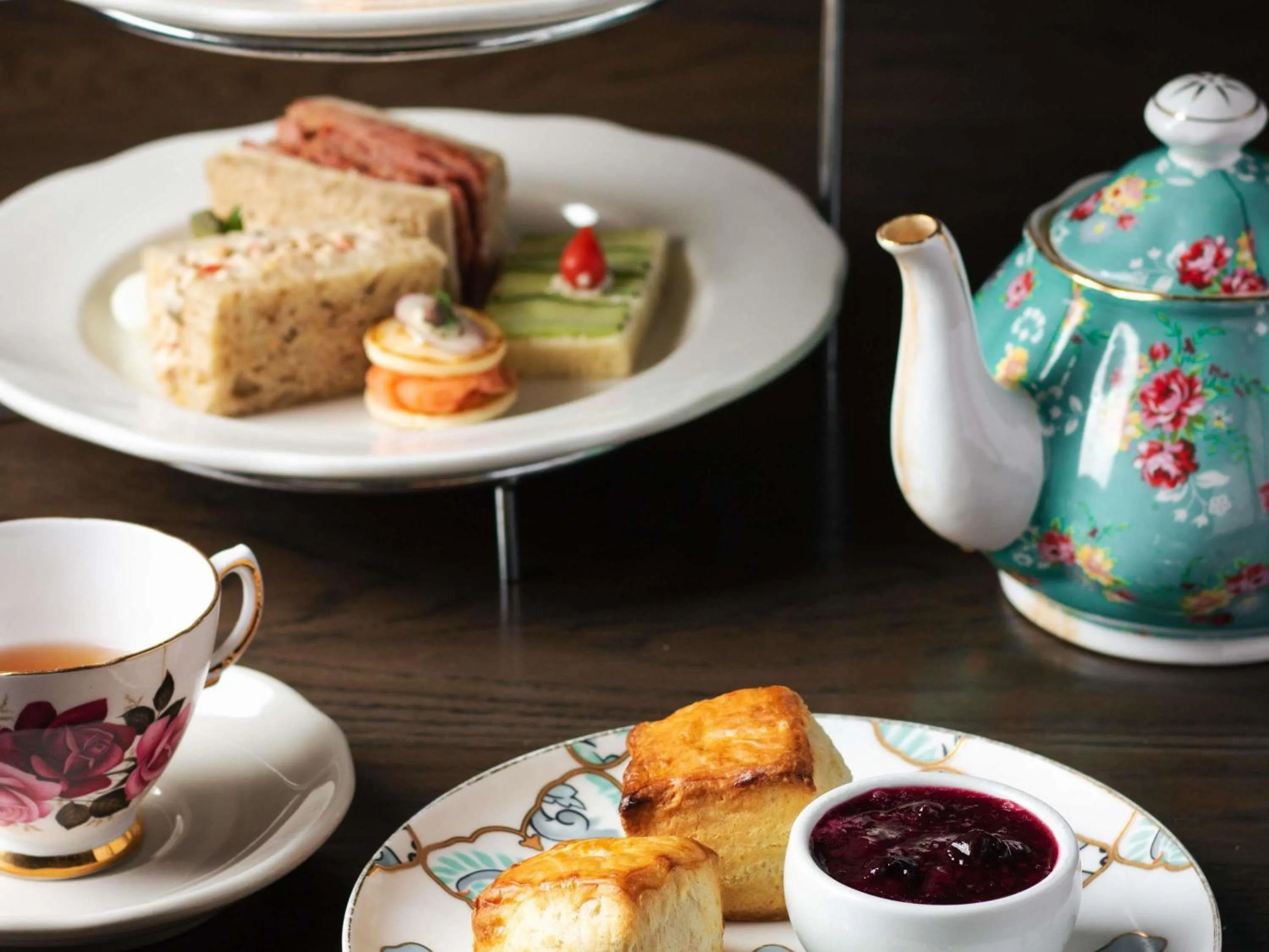 Restaurant/places to eat in Fairmont Palliser