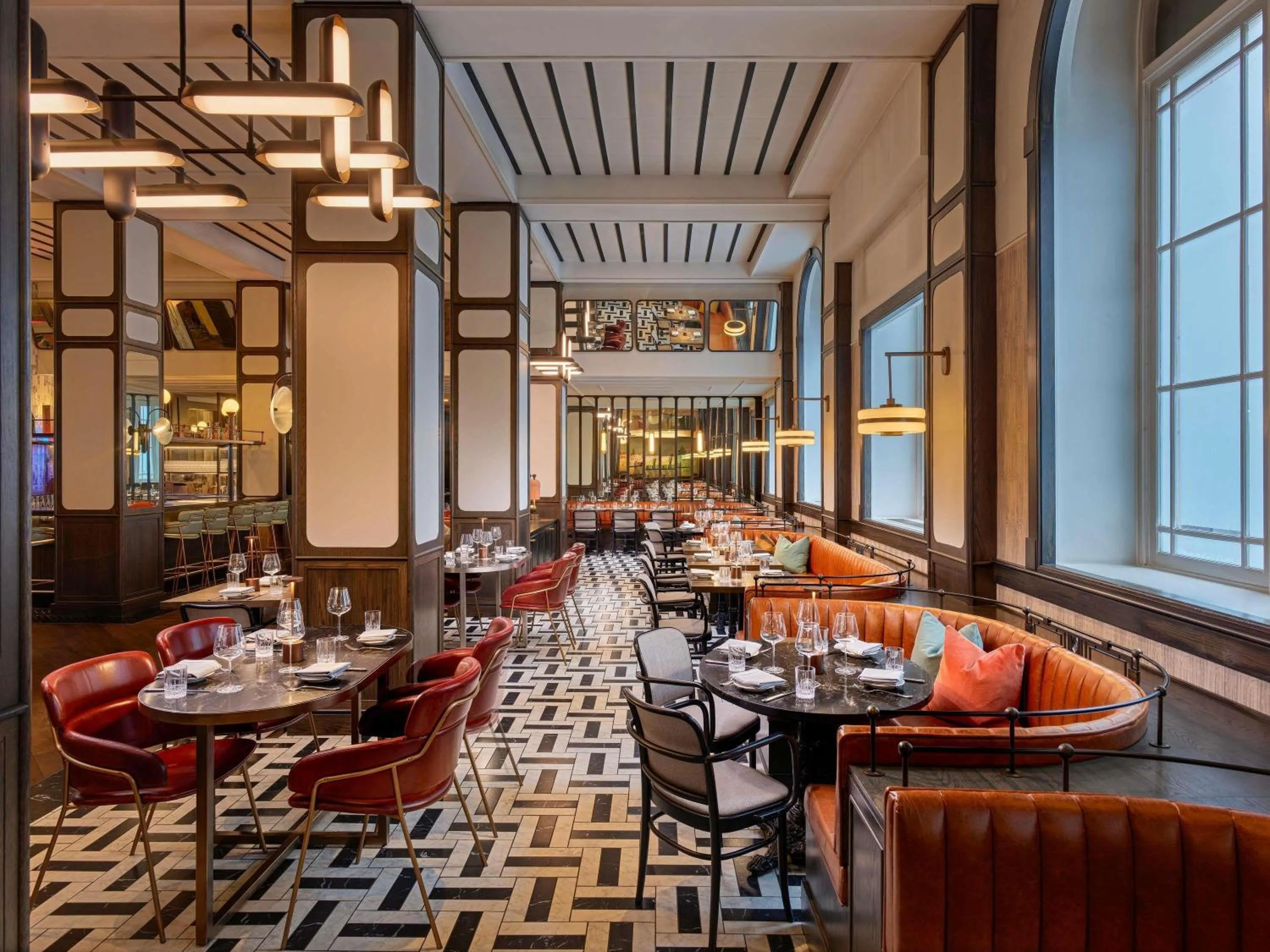 Restaurant/places to eat in Fairmont Palliser