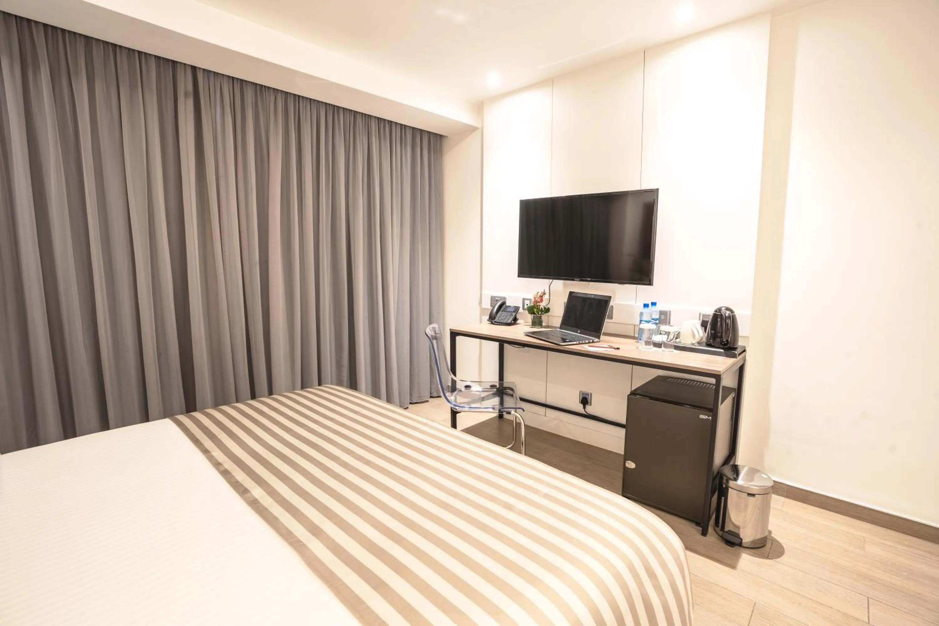 Bed in Sarova Imperial Hotel