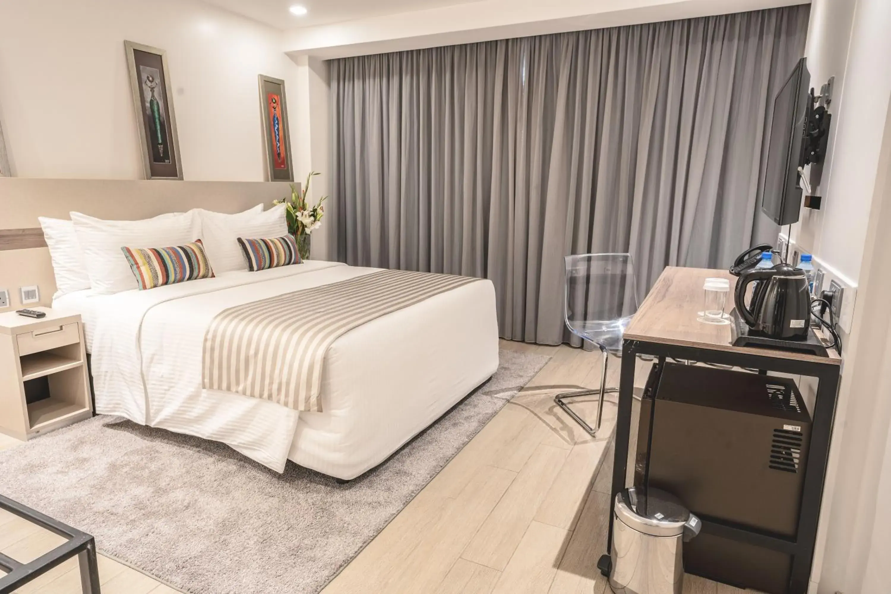 Deluxe Queen Room - single occupancy in Sarova Imperial Hotel Deluxe Queen Room - single occupancy in Sarova Imperial Hotel