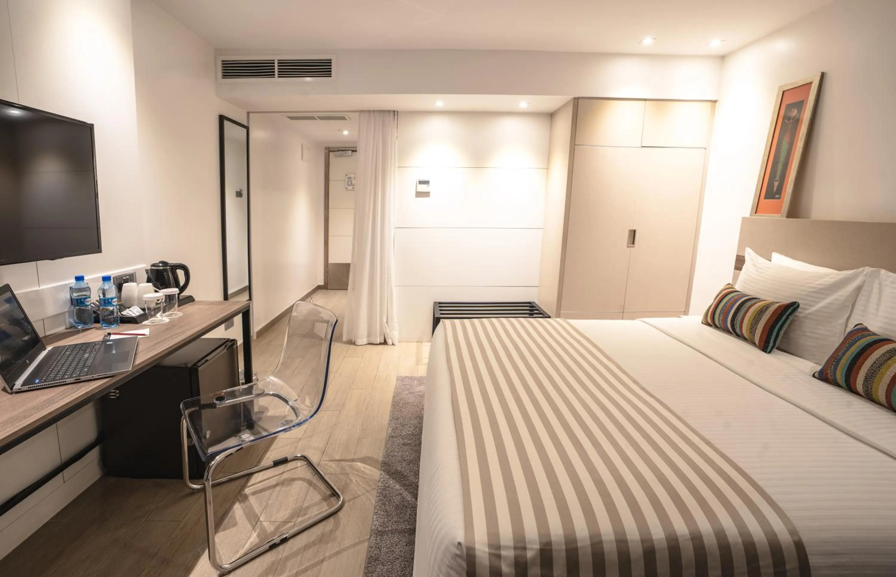 Bed in Sarova Imperial Hotel