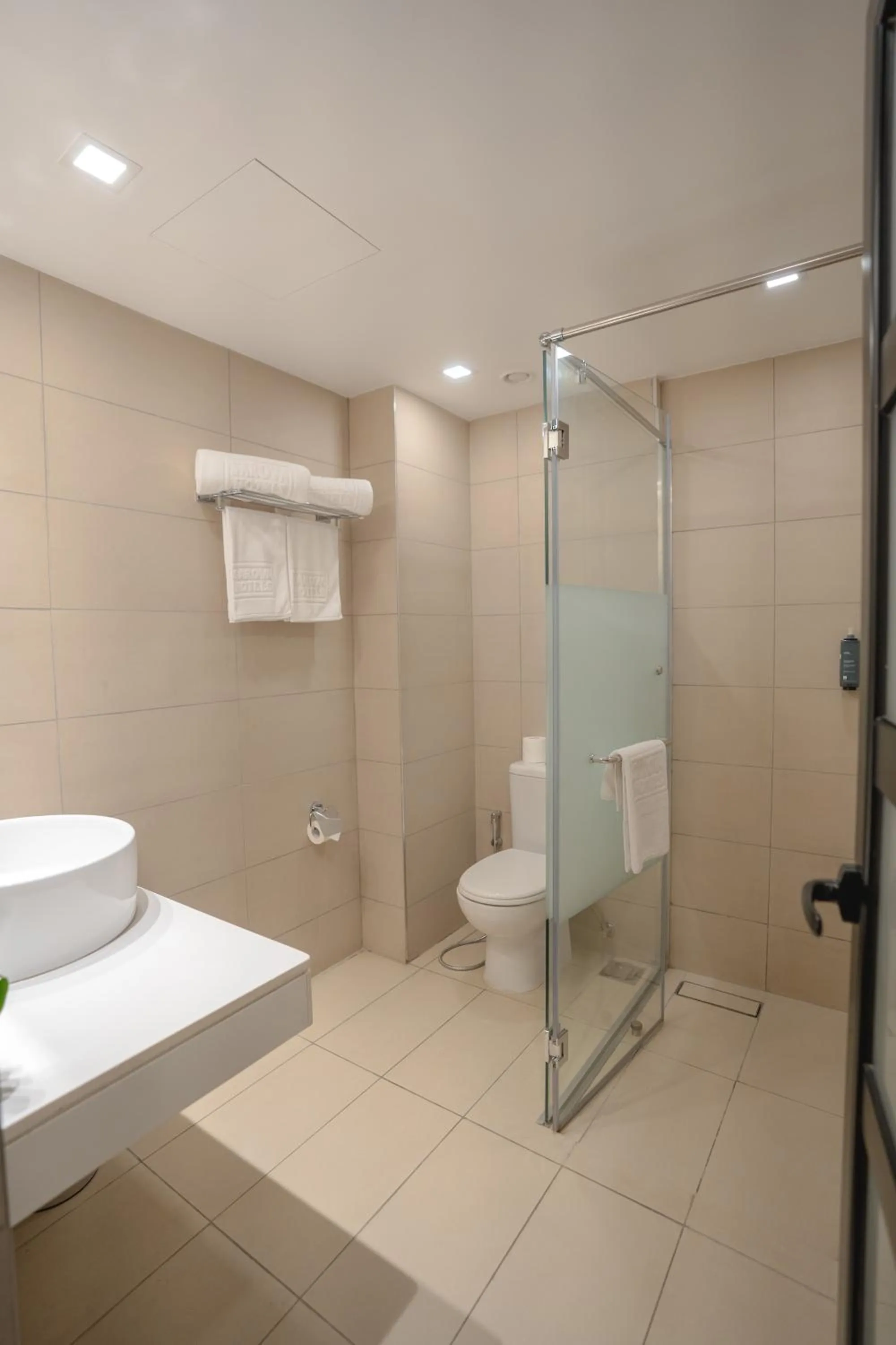 Shower in Sarova Imperial Hotel