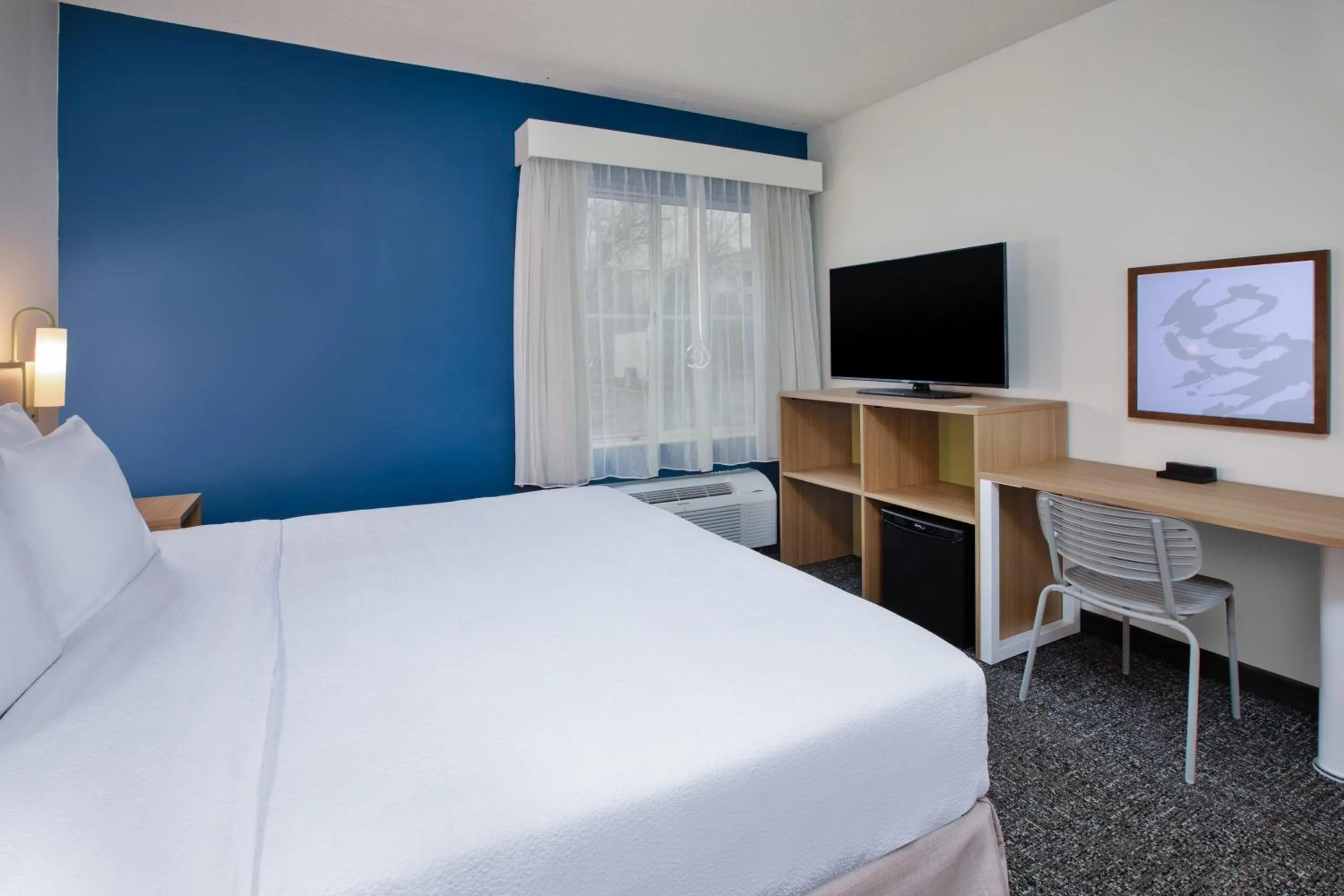 air conditioner, Bed in Spark by Hilton Walker Grand Rapids North