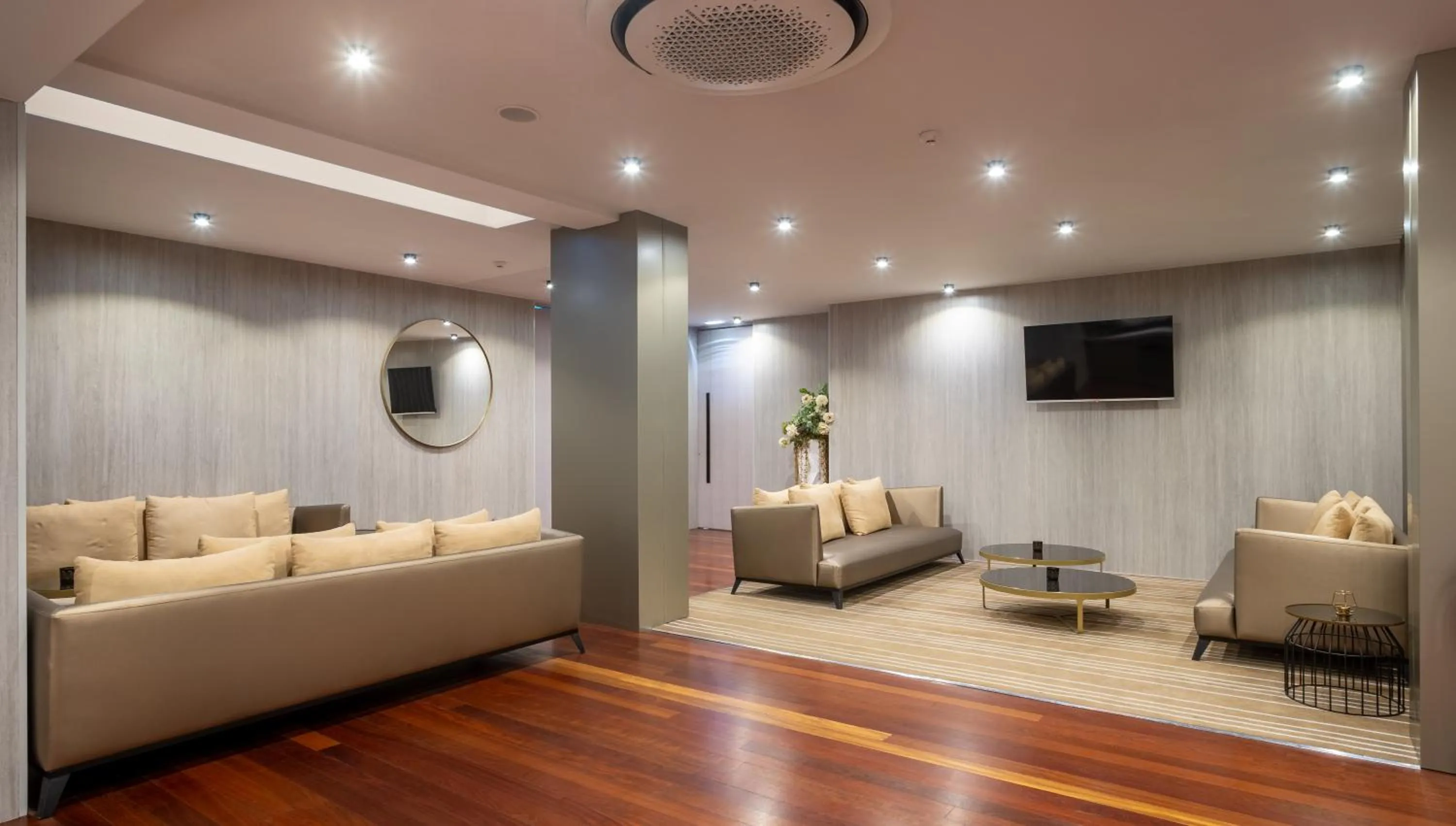 Lounge or bar in Hotel Cristal Setúbal