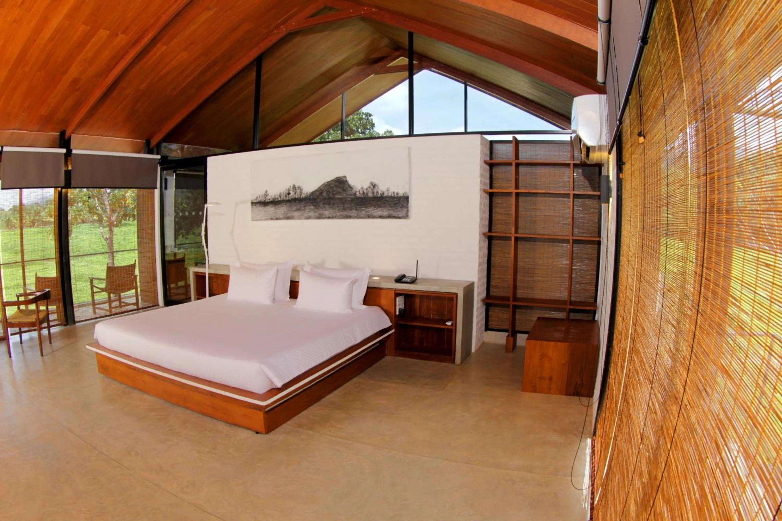 Photo of the whole room, Bed in Kalundewa Retreat