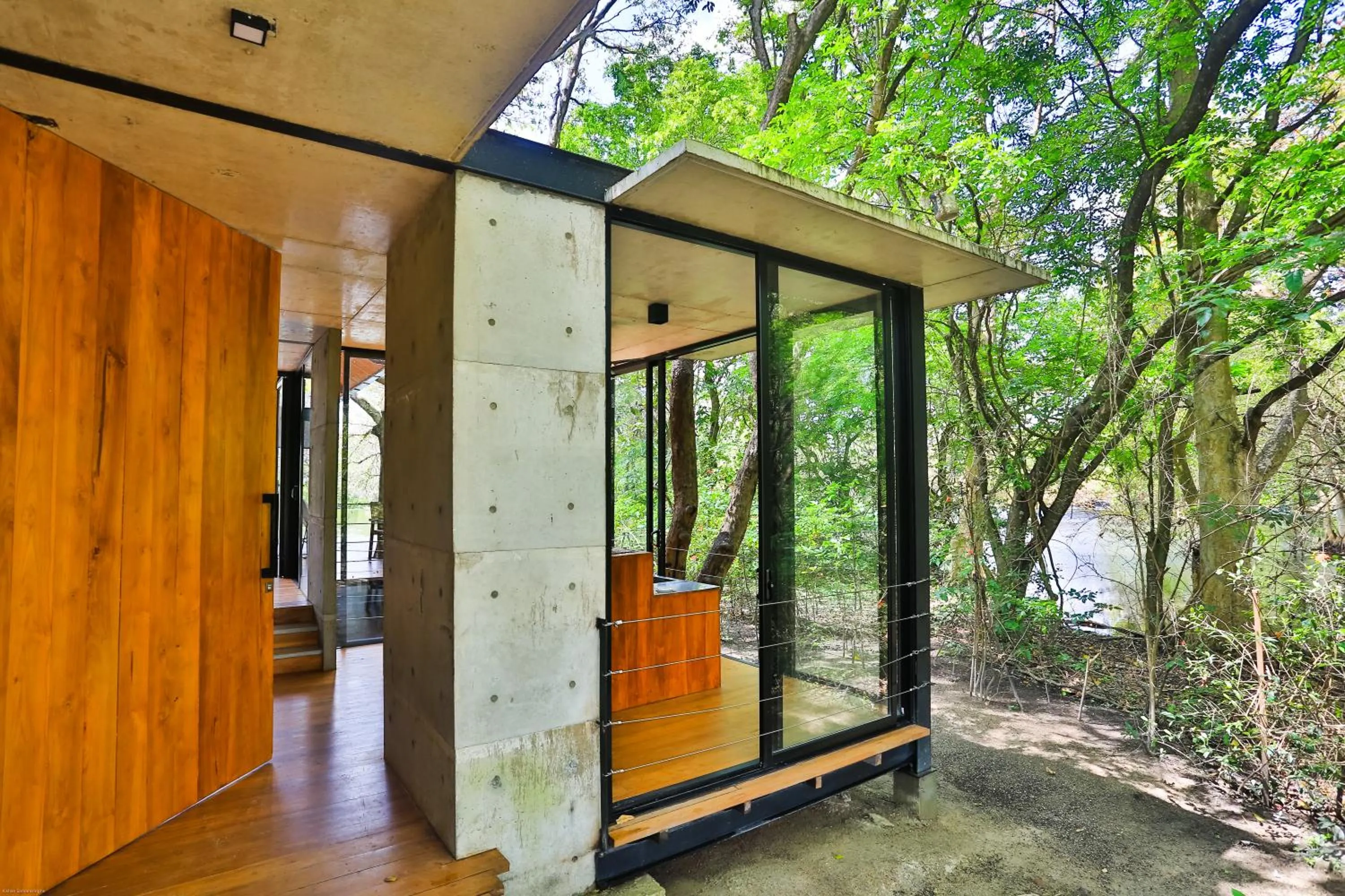 Facade/entrance in Kalundewa Retreat