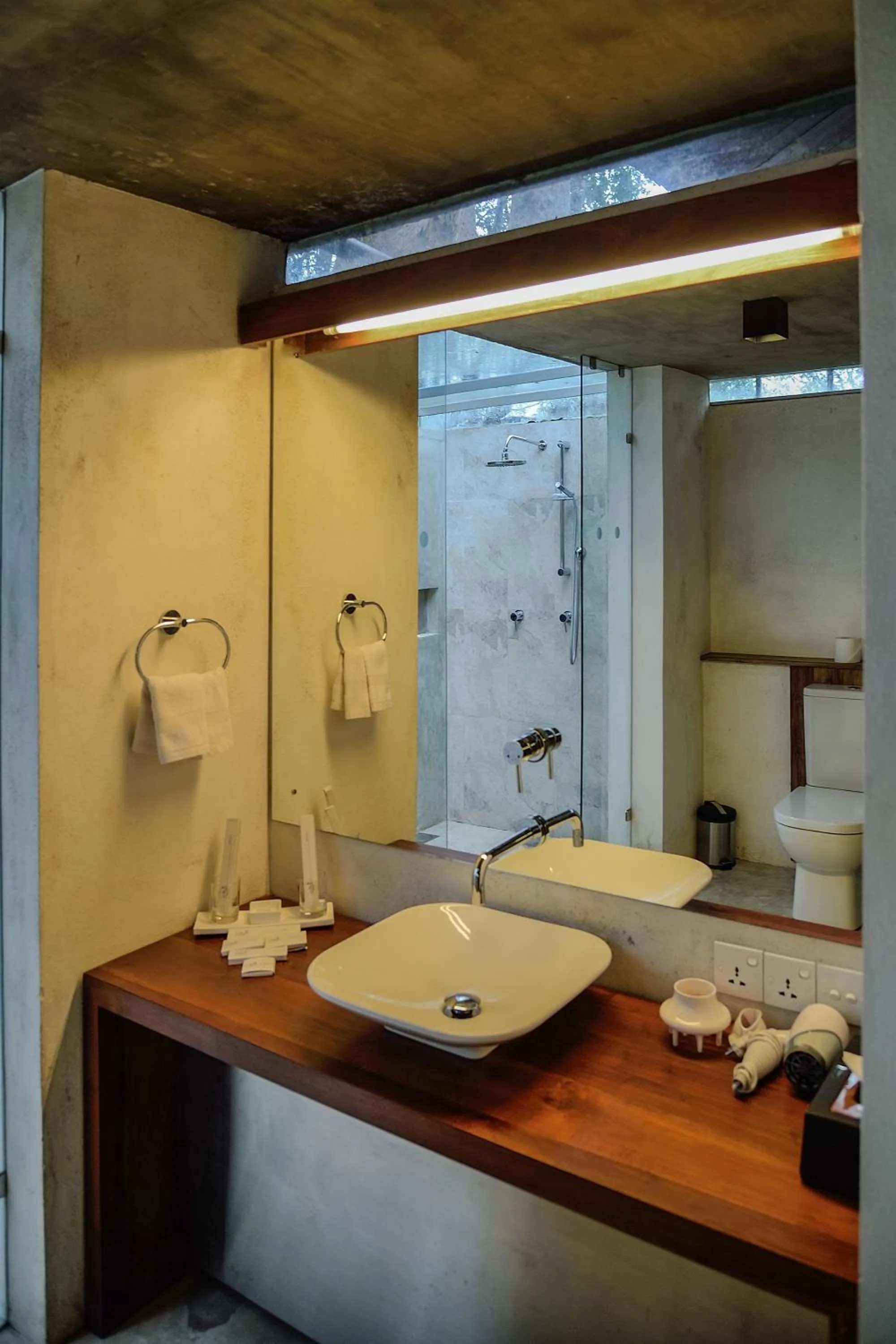 Bathroom in Kalundewa Retreat