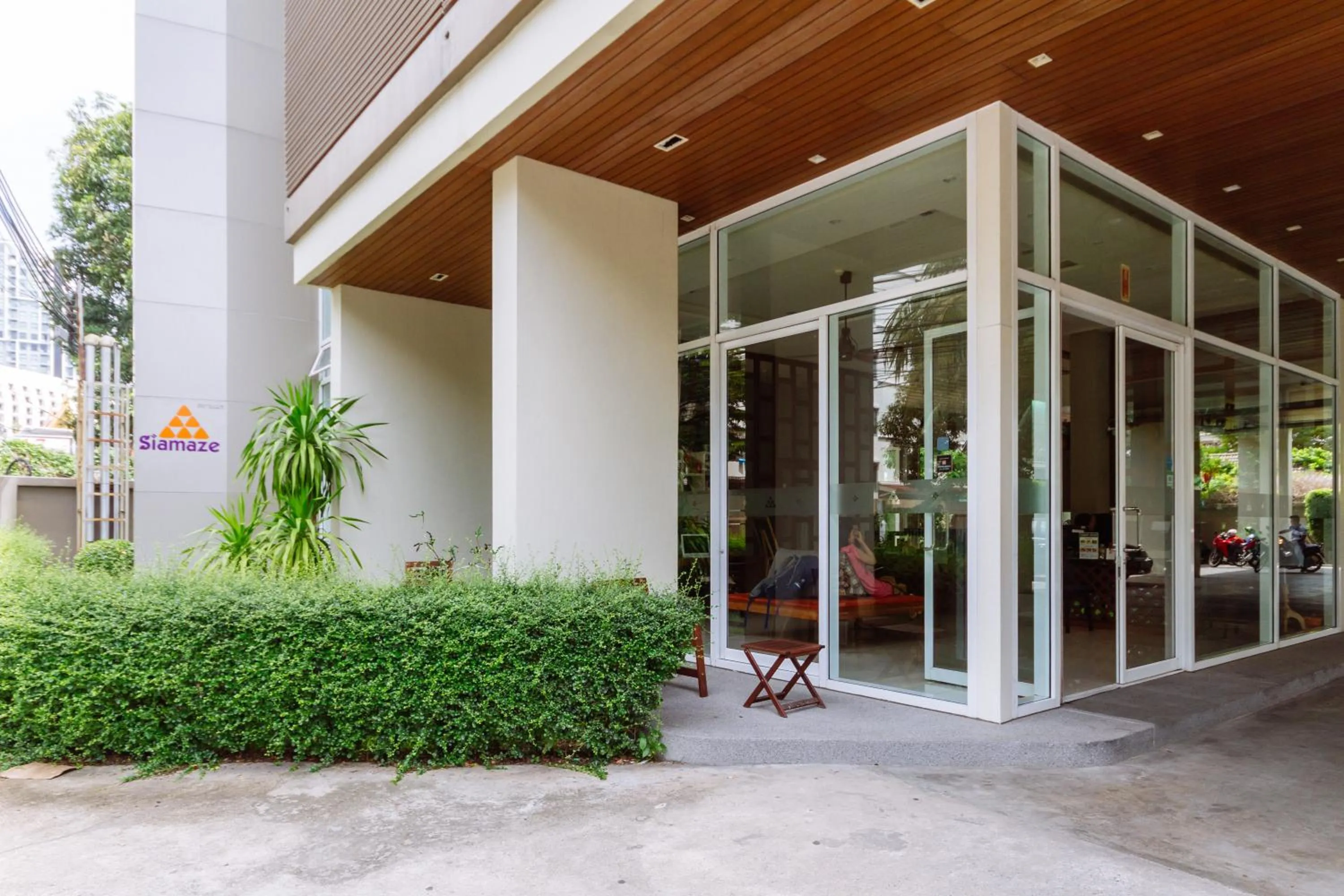 Facade/entrance in Siamaze Hostel