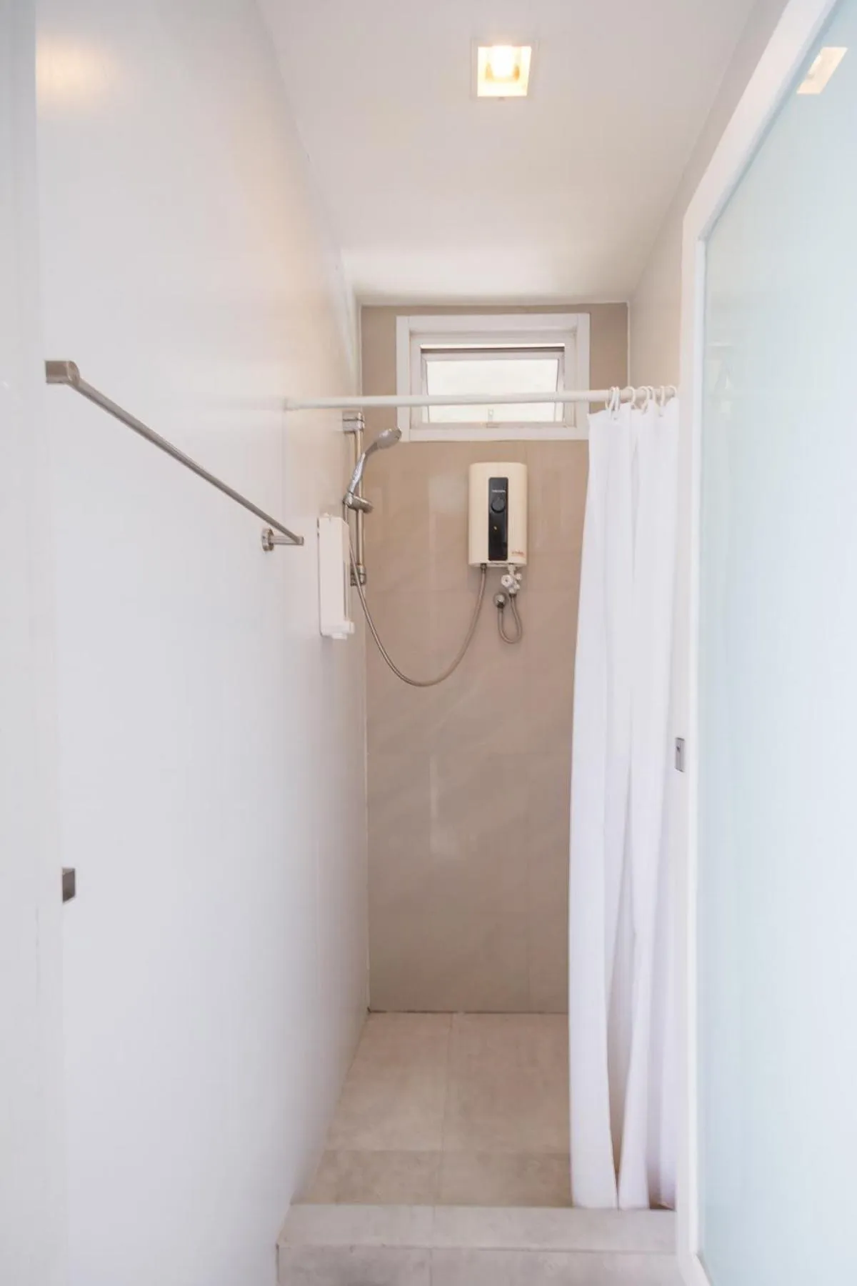 Shower in Siamaze Hostel