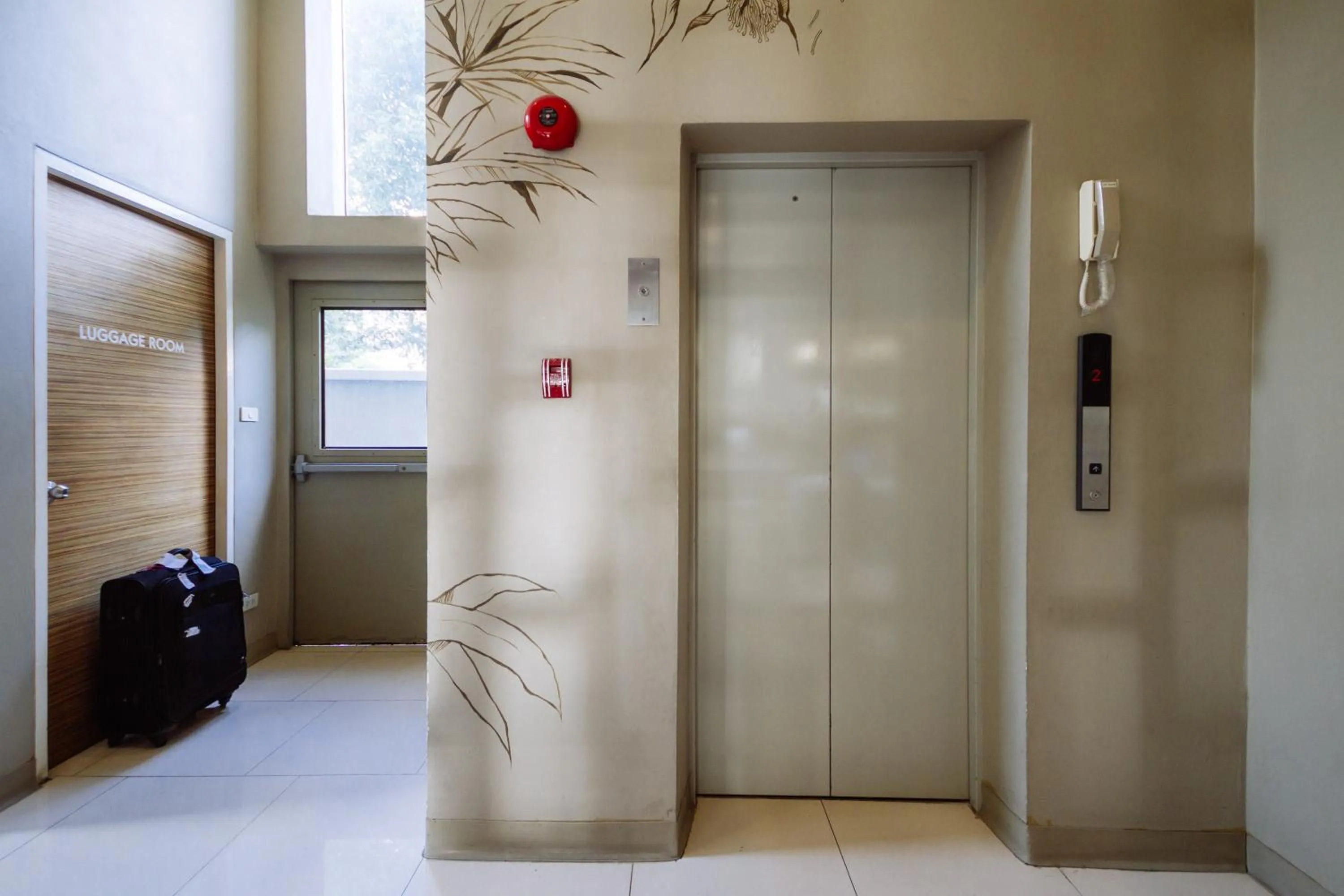 elevator in Siamaze Hostel