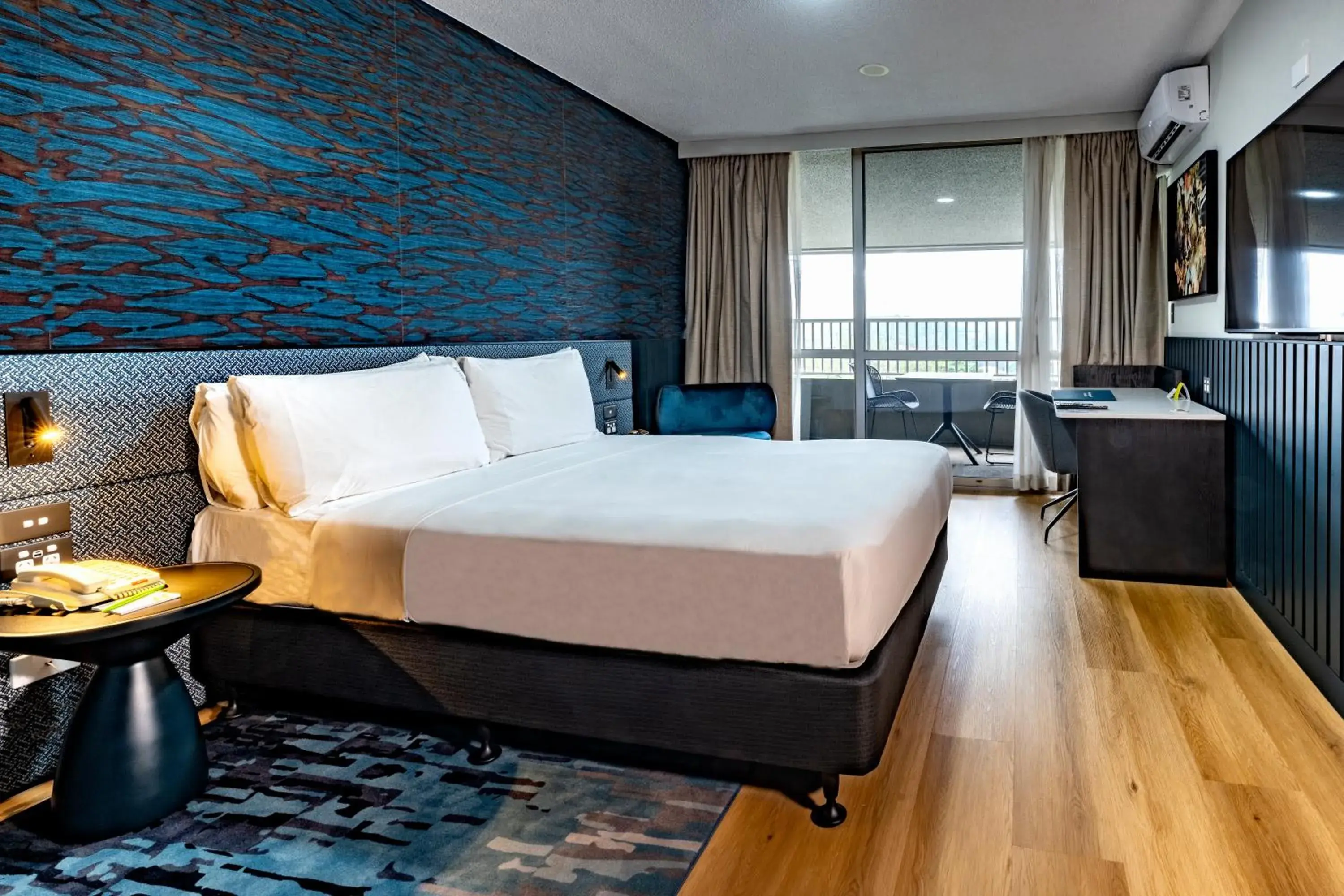 Standard Queen Room with Balcony in Holiday Inn & Suites Port Moresby by IHG Standard Queen Room with Balcony in Holiday Inn & Suites Port Moresby by IHG