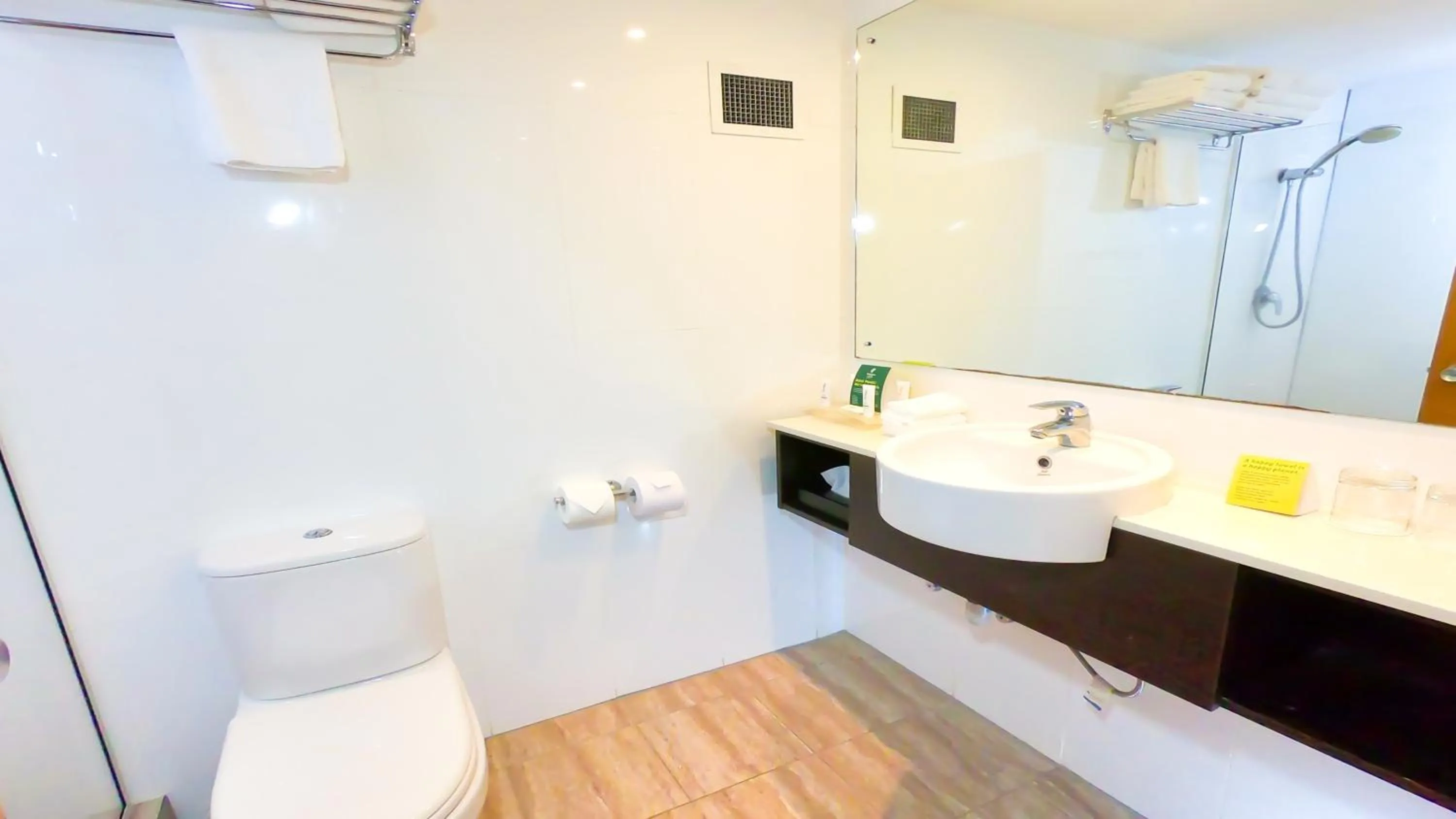 Bathroom in Holiday Inn & Suites Port Moresby by IHG