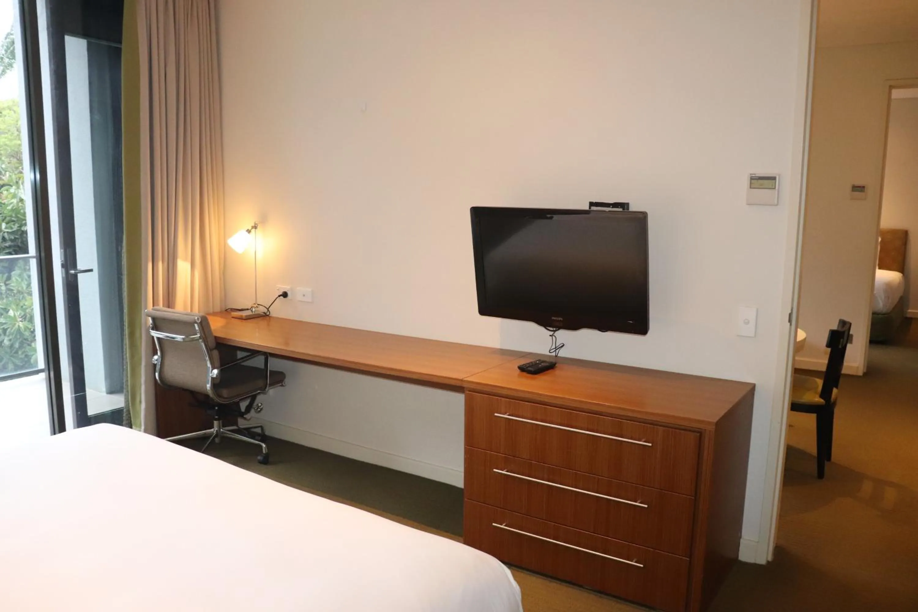 Photo of the whole room, Bed in Holiday Inn & Suites Port Moresby by IHG