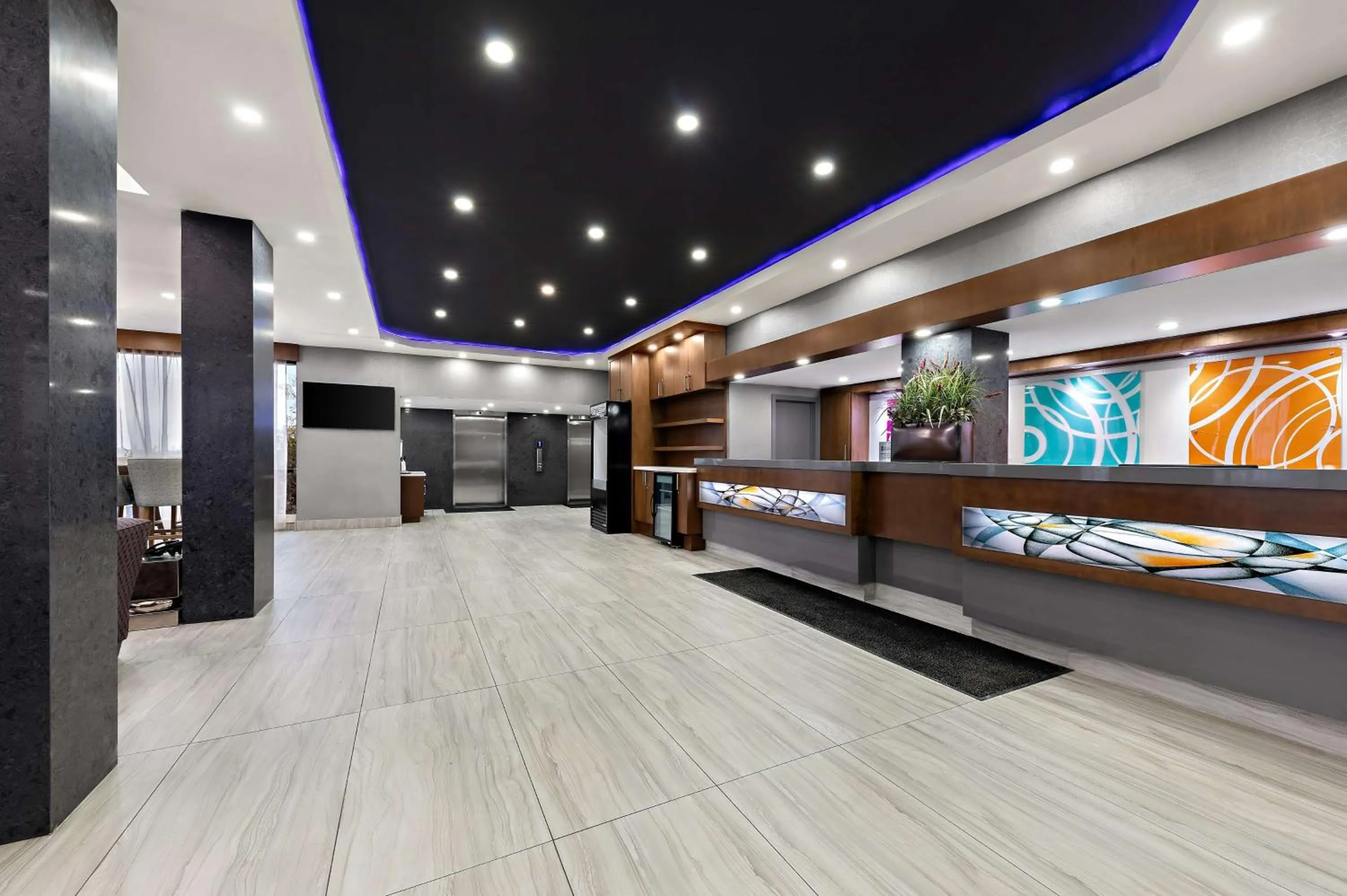 Lobby or reception in Best Western Plus Toronto North York Hotel & Suites