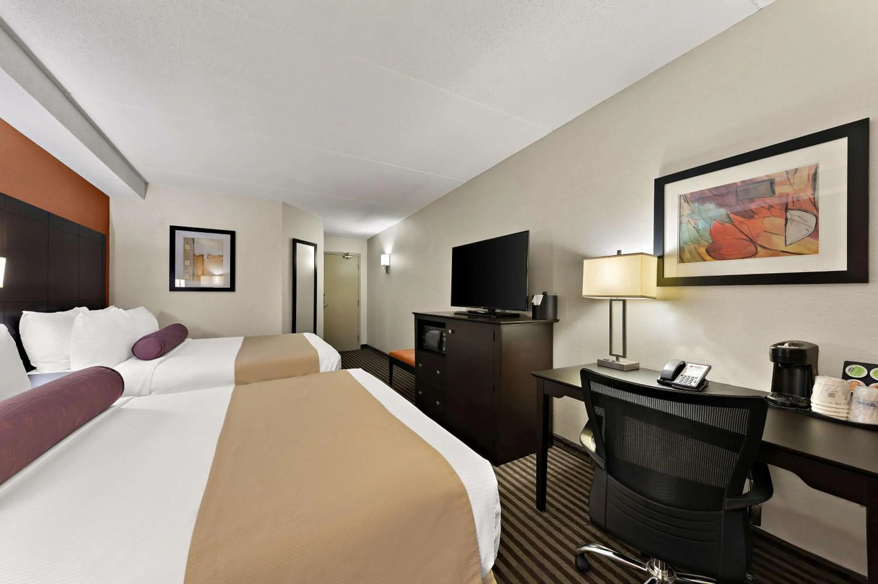 Bedroom, Bed in Best Western Plus Toronto North York Hotel & Suites