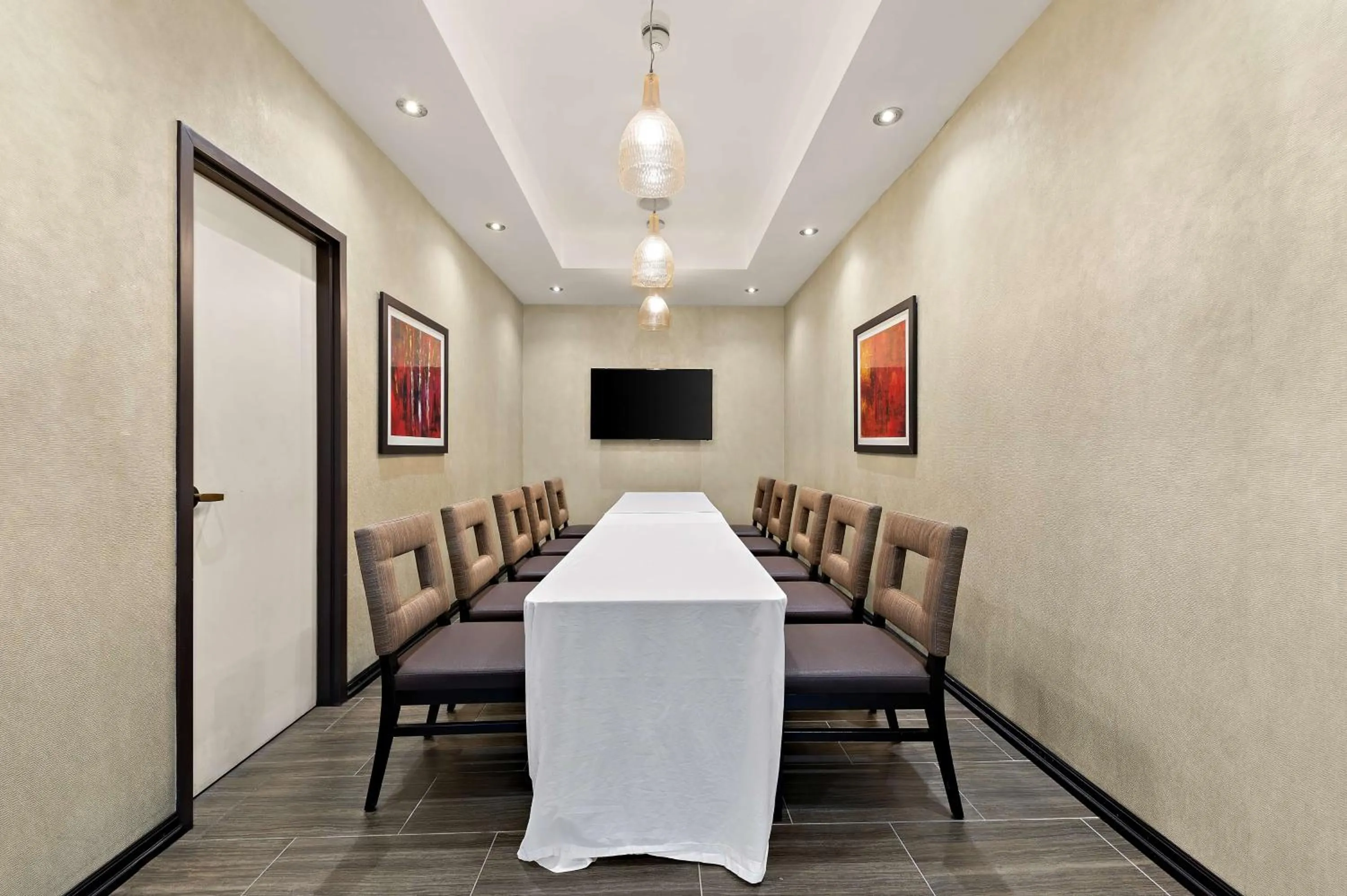 Meeting/conference room in Best Western Plus Toronto North York Hotel & Suites