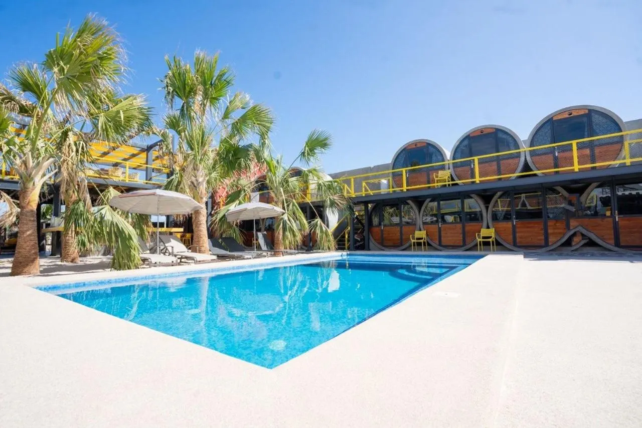 Swimming pool in ChangoMango