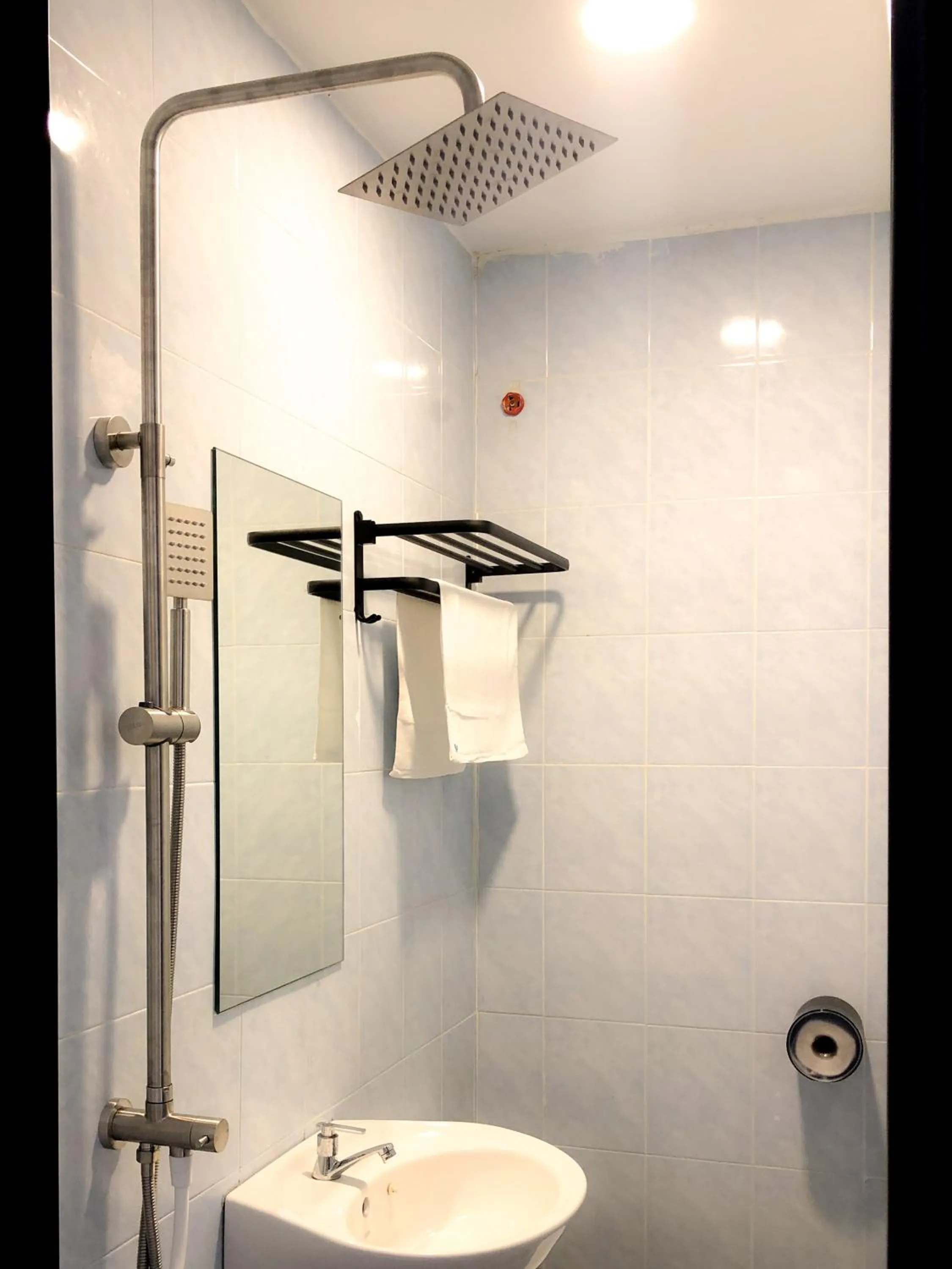 Bathroom in HAKO XPRESS TMN SKUDAI BARU