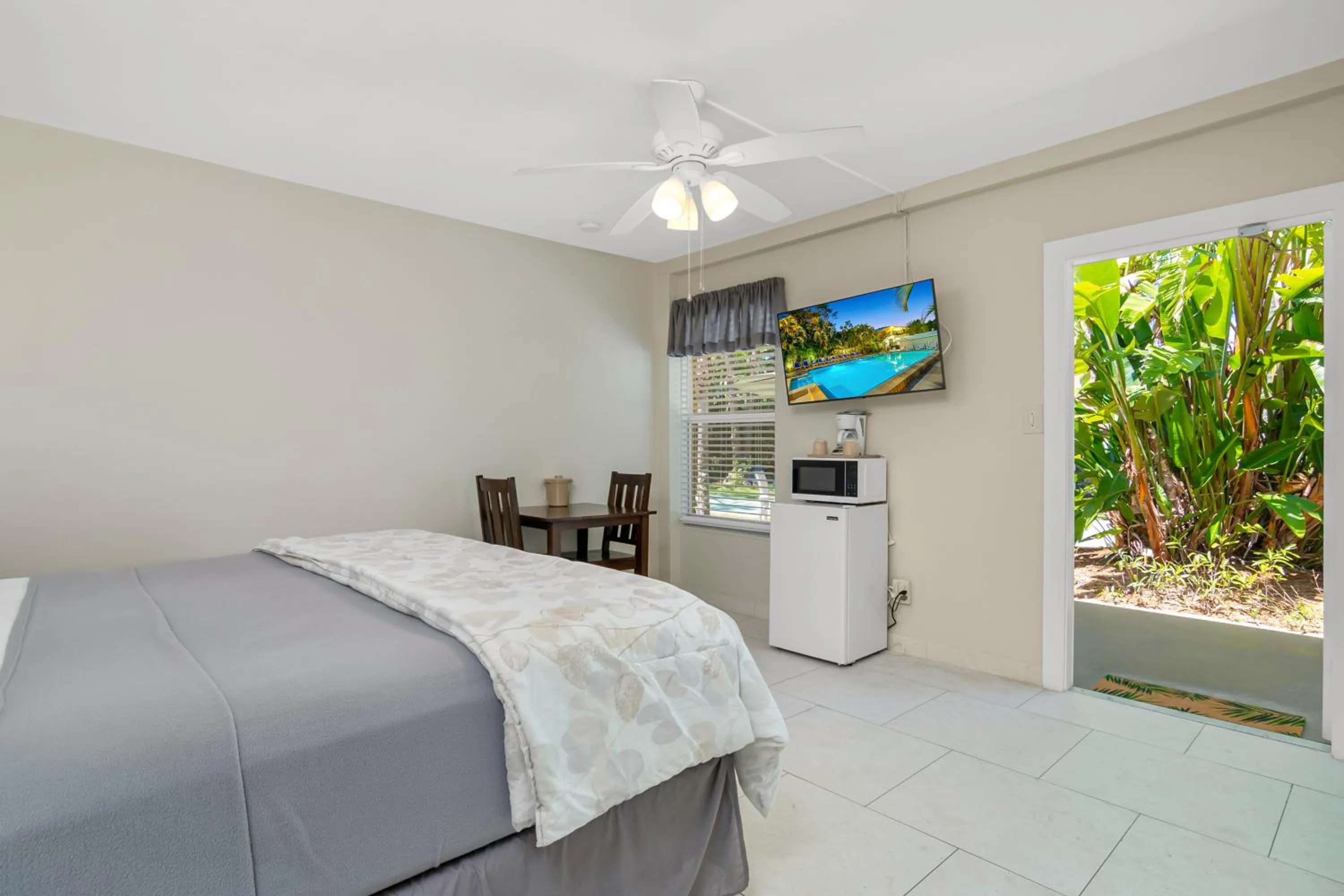 Bedroom, Bed in The Fairways Inn of Naples
