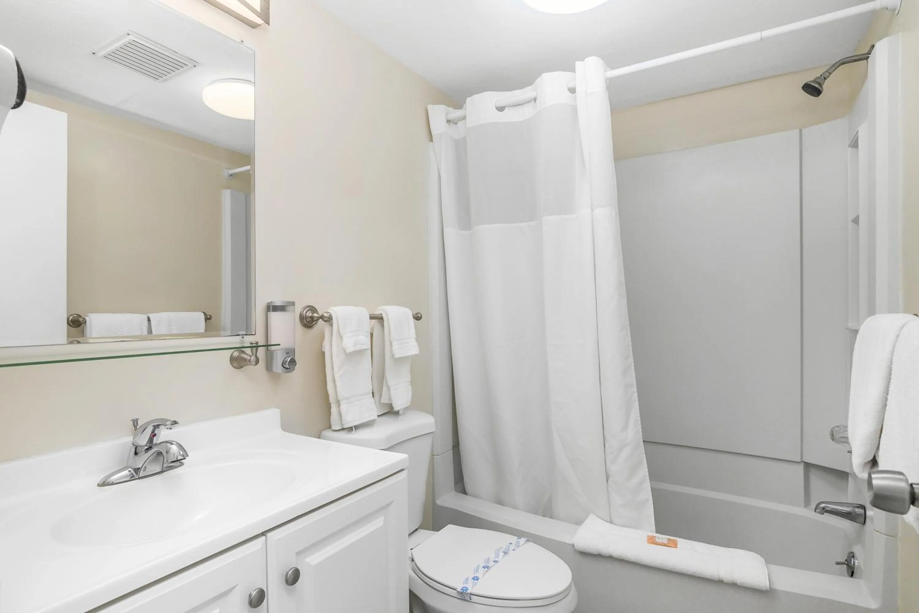 Bathroom in The Fairways Inn of Naples