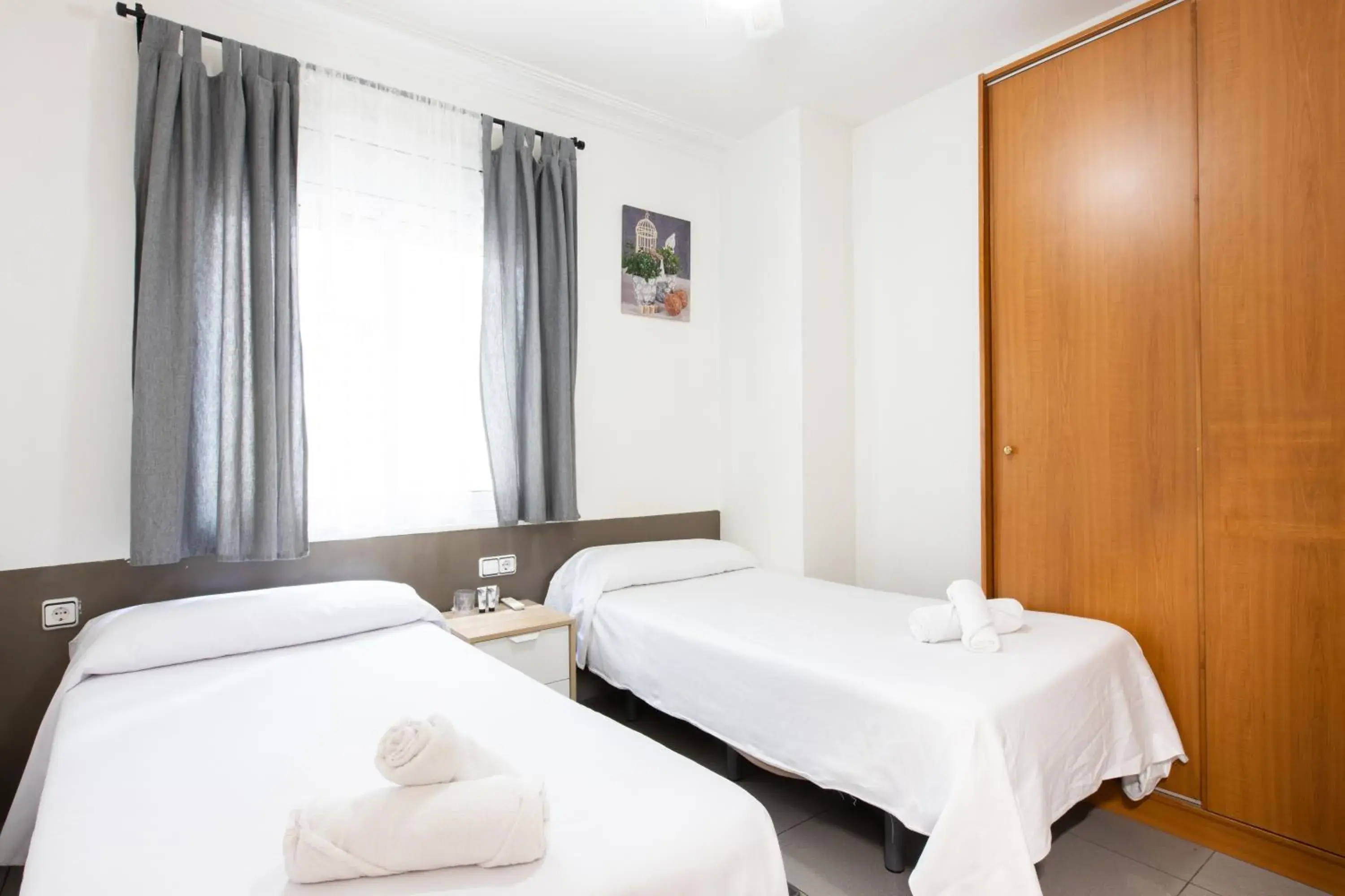 Twin Room with Shared Bathroom in Pensión Galicia Twin Room with Shared Bathroom in Pensión Galicia