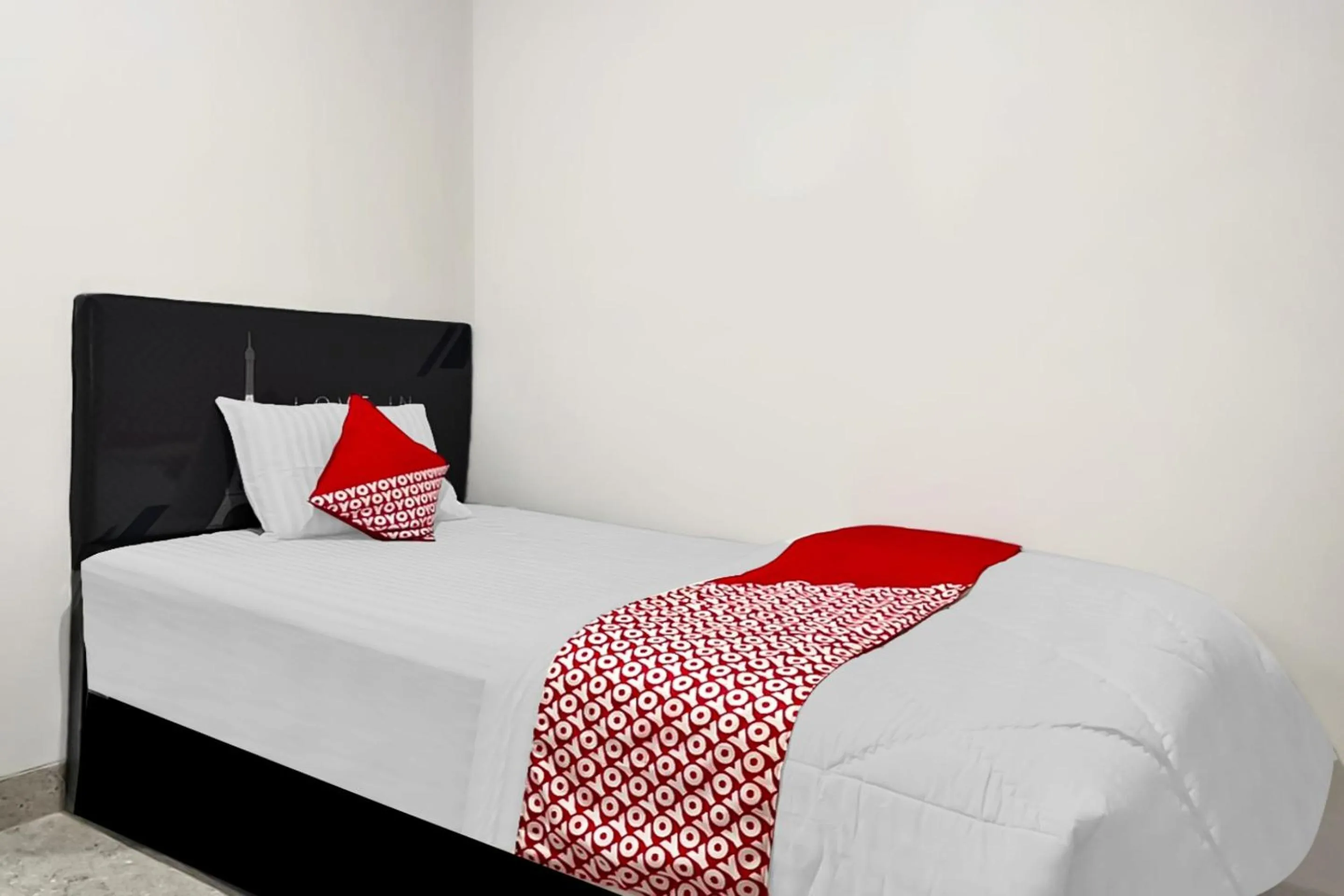 Bedroom, Bed in Hotel O Kbr Home