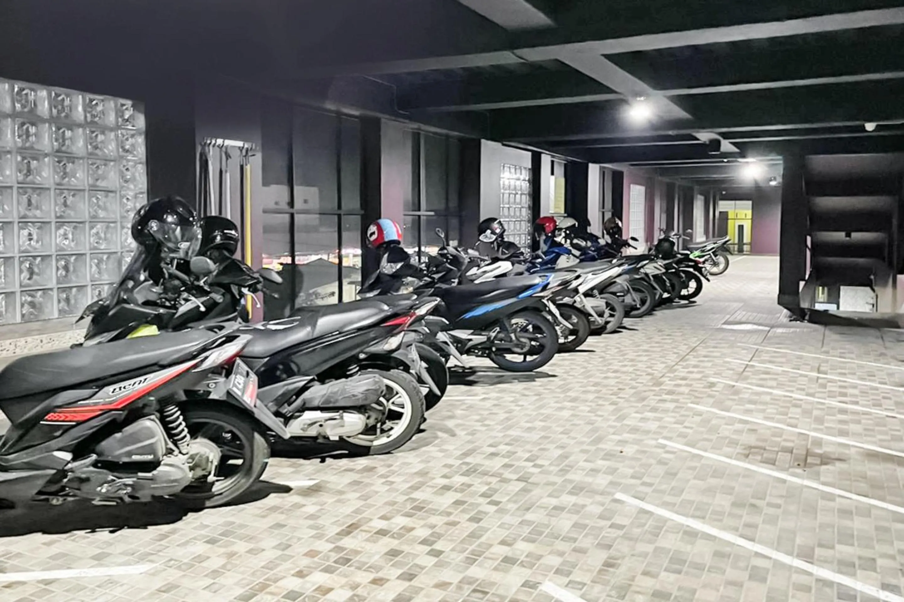 Facade/entrance in Hotel O Kbr Home