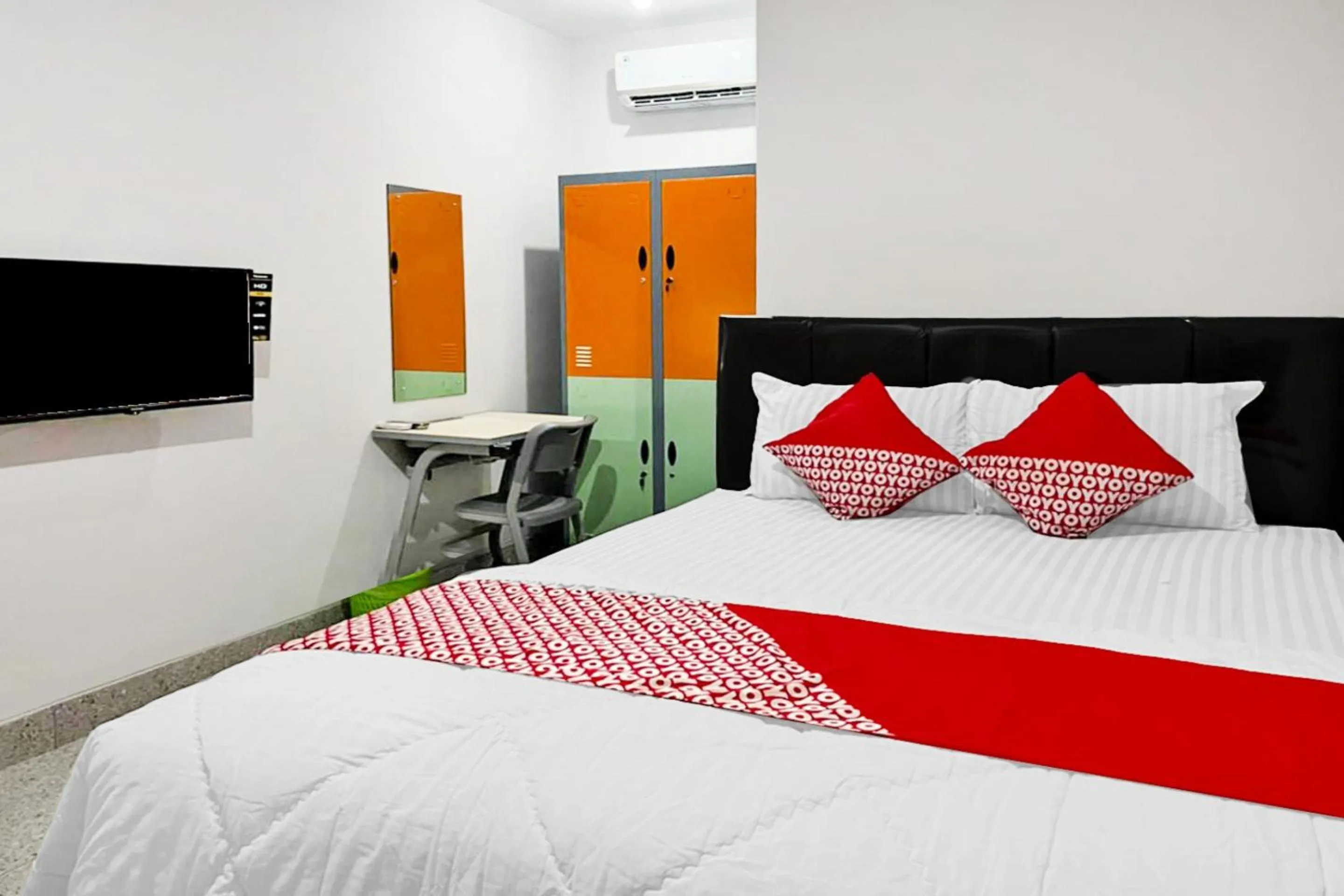 Bedroom, Bed in Hotel O Kbr Home