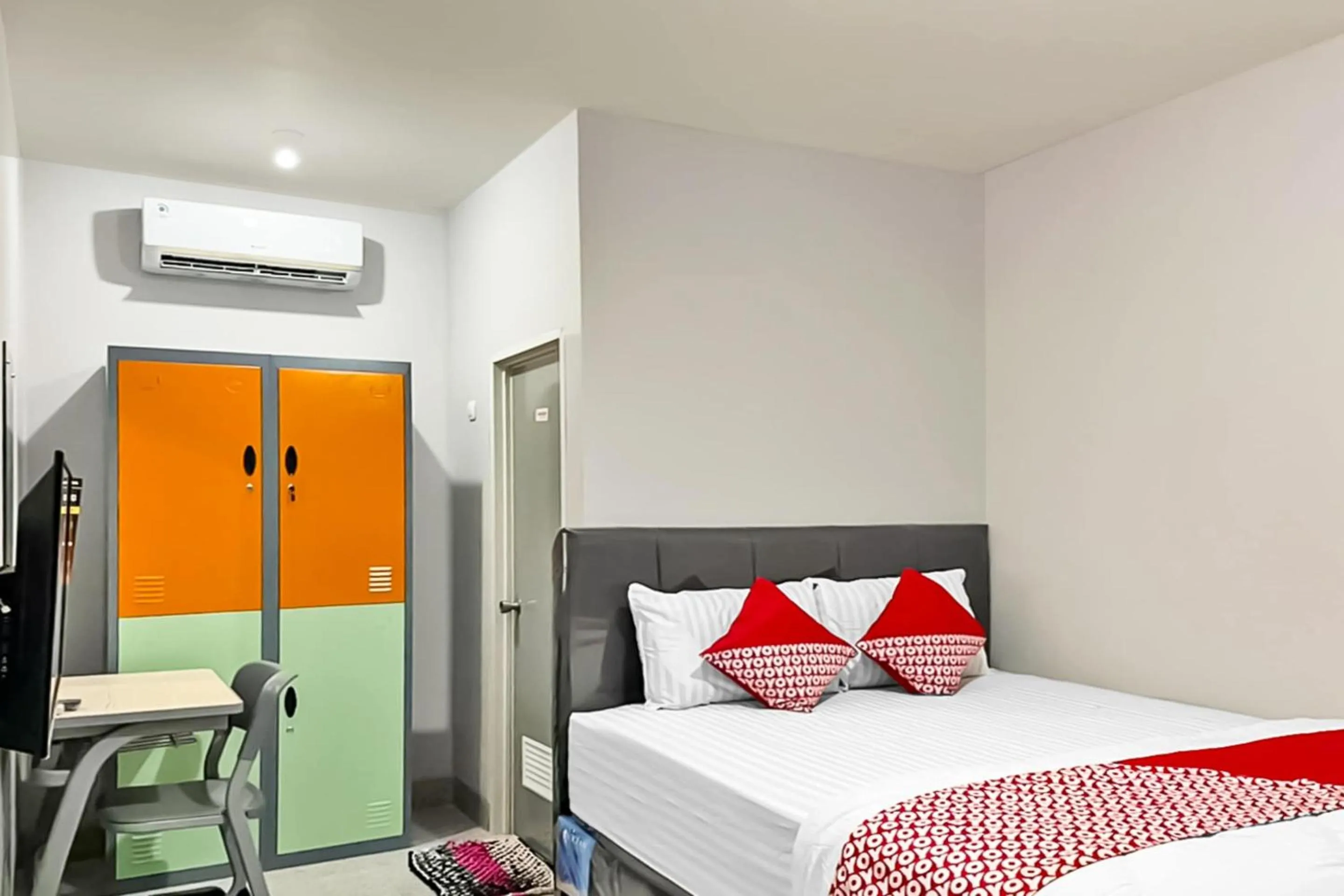 Bedroom, Bed in Hotel O Kbr Home