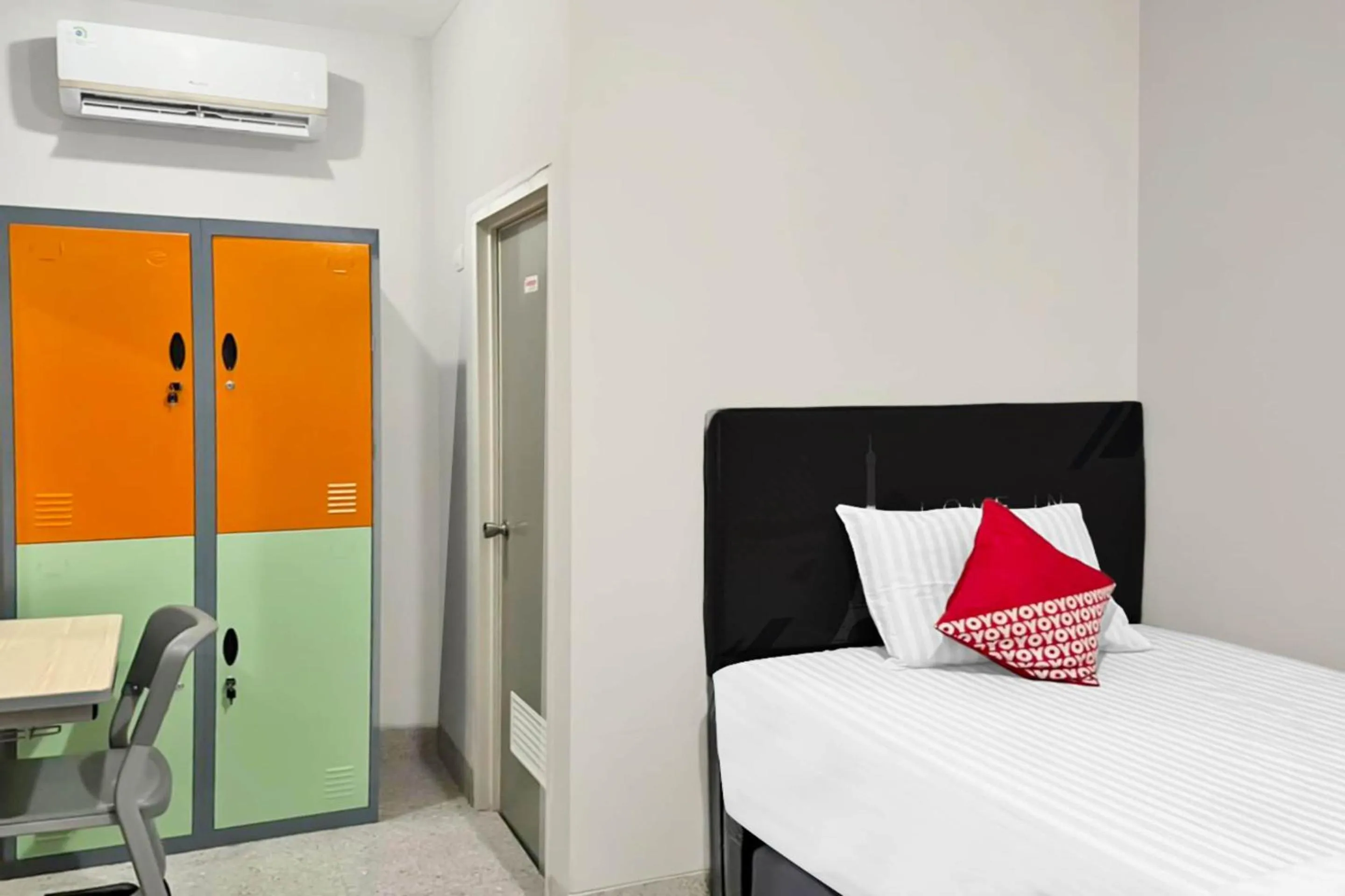 Bedroom, Bed in Hotel O Kbr Home